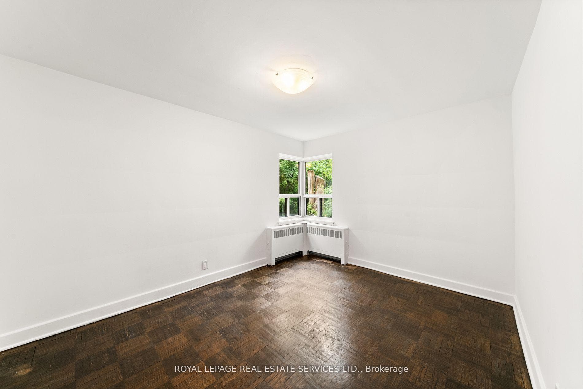 308 The Kingsway N/A Unit 110 photo 16