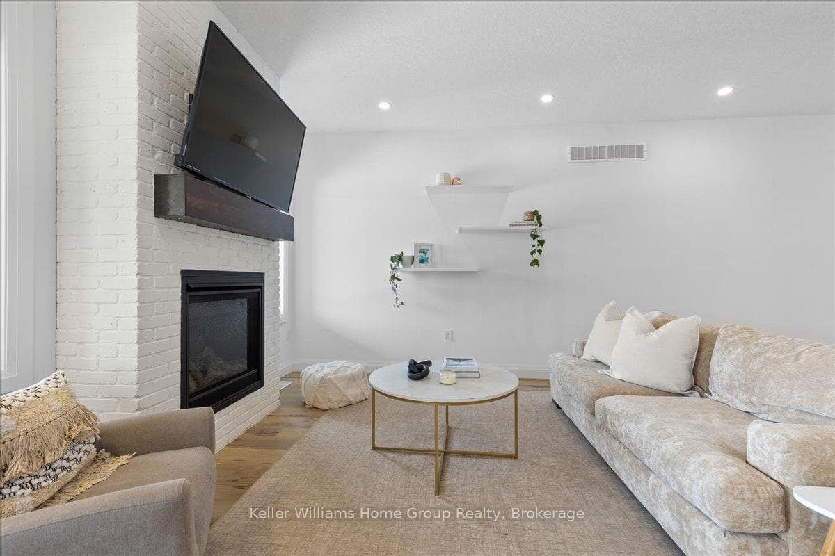113 Walsh Street photo 14