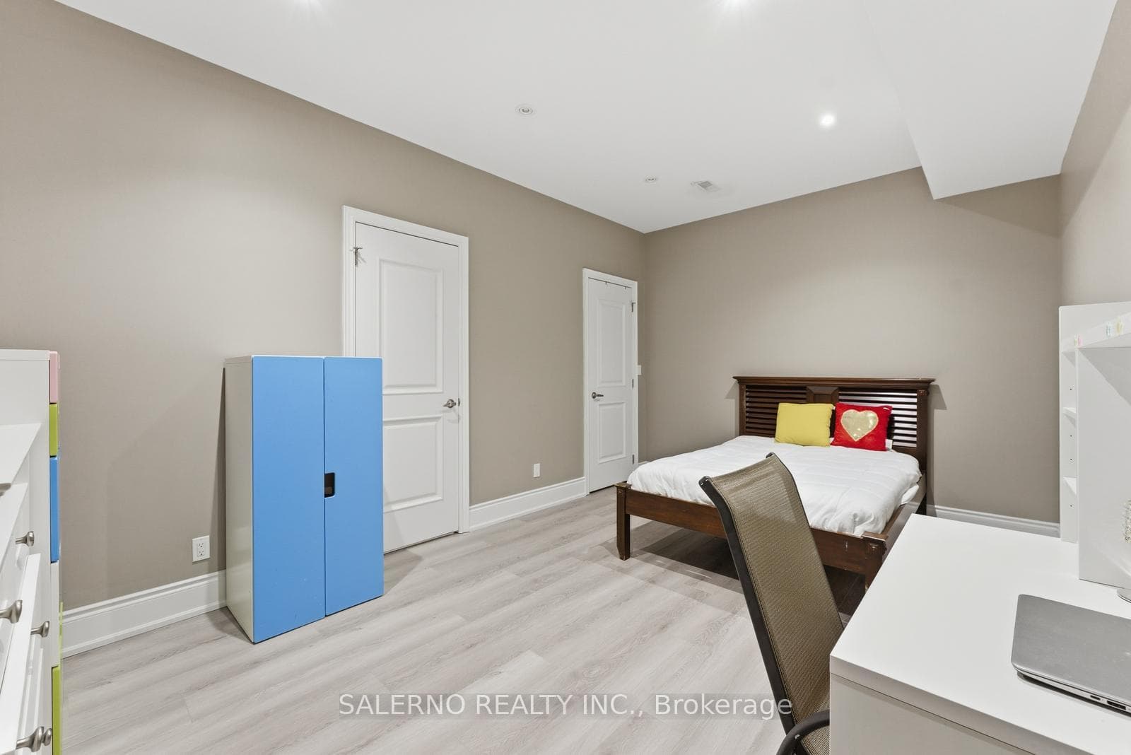 21 Stallions Court photo 38