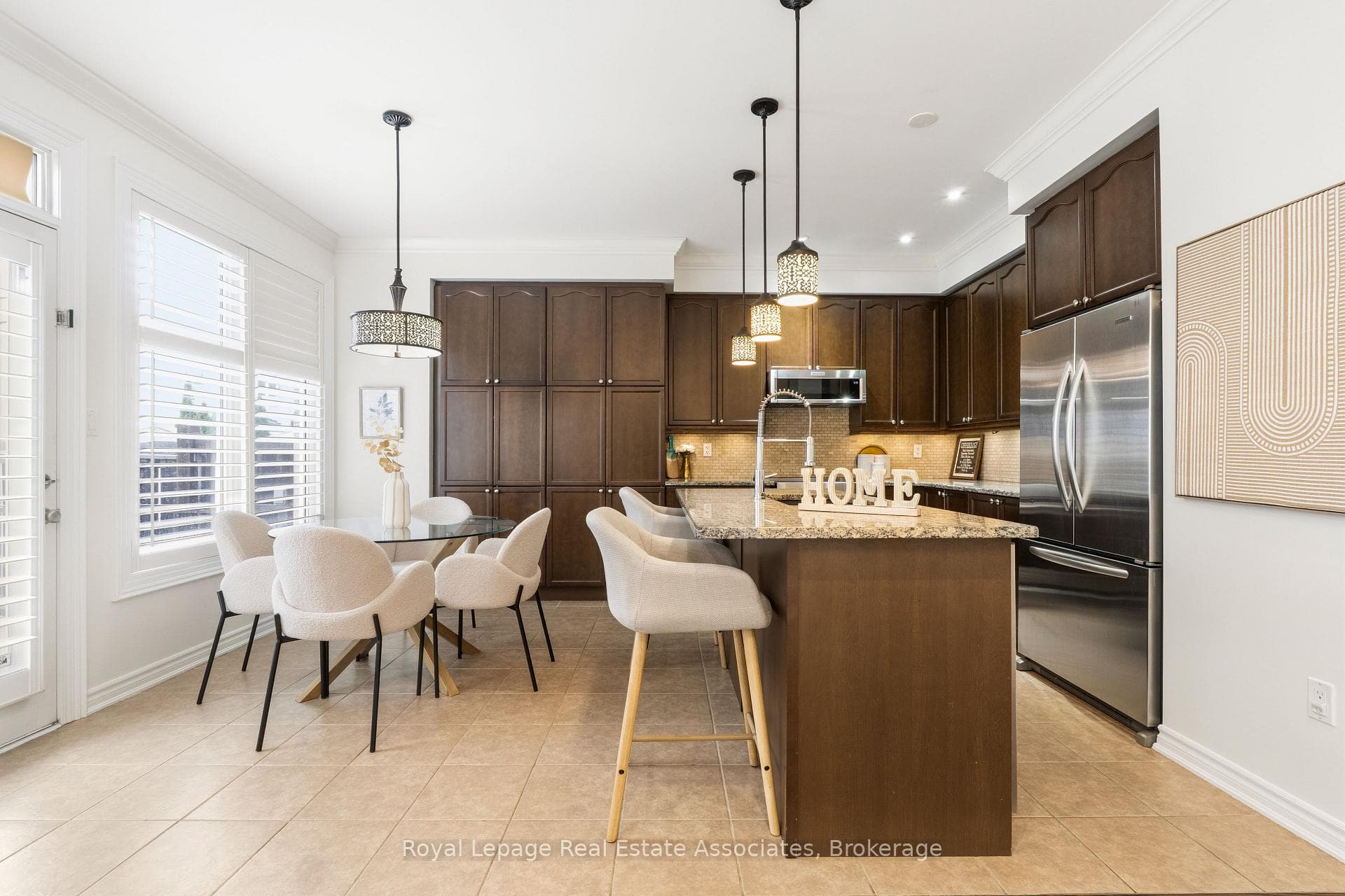 291 Silver Court photo 10