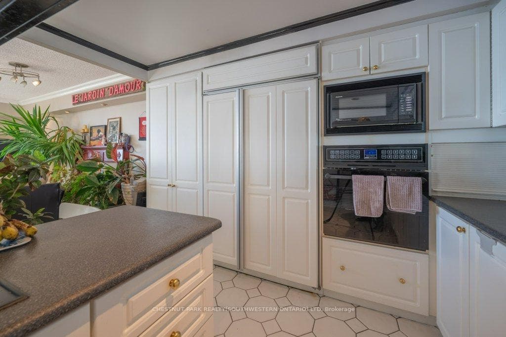 33 Harbour Square Unit 1416 photo 14