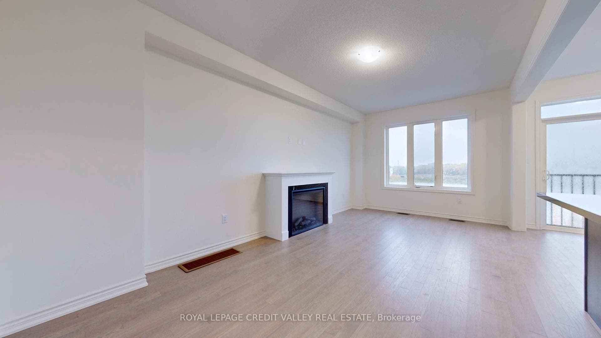 1221 Rexton Drive photo 4