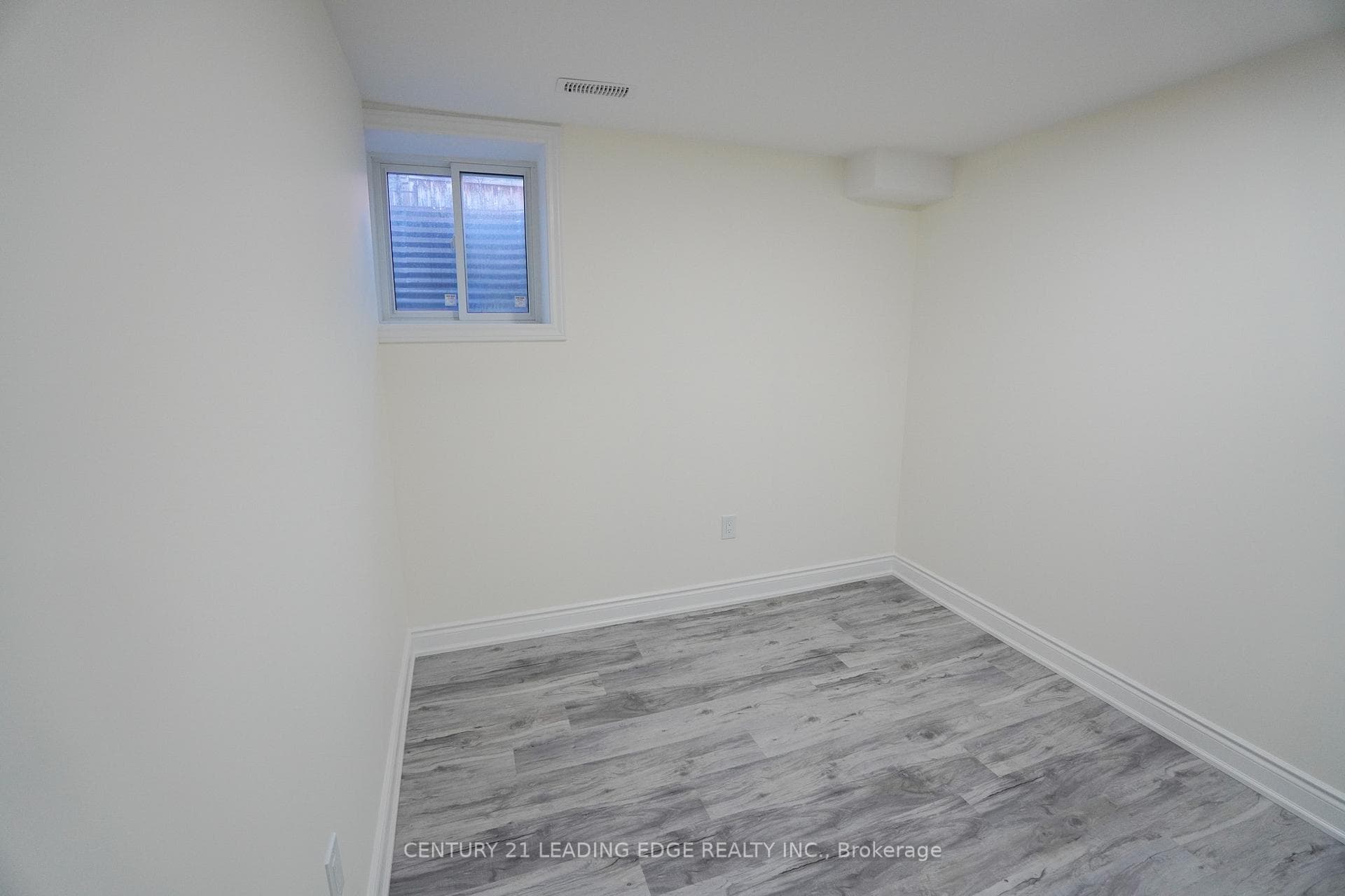 49 Haverty Trail Unit Lower photo 9
