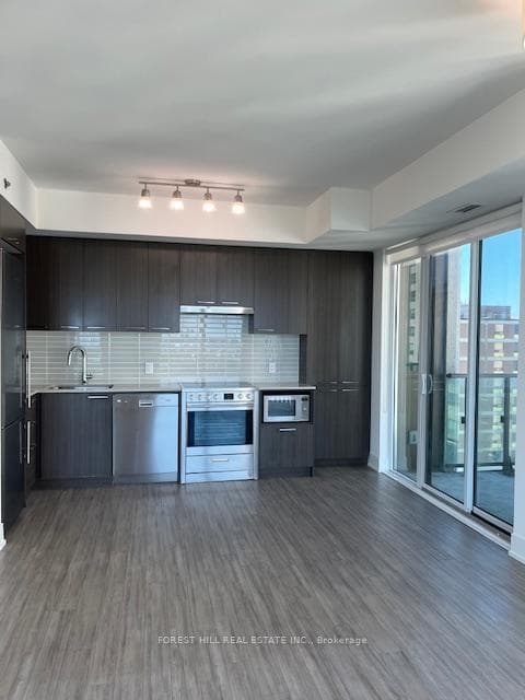 310 Tweedsmuir Avenue Unit 1607 photo 8