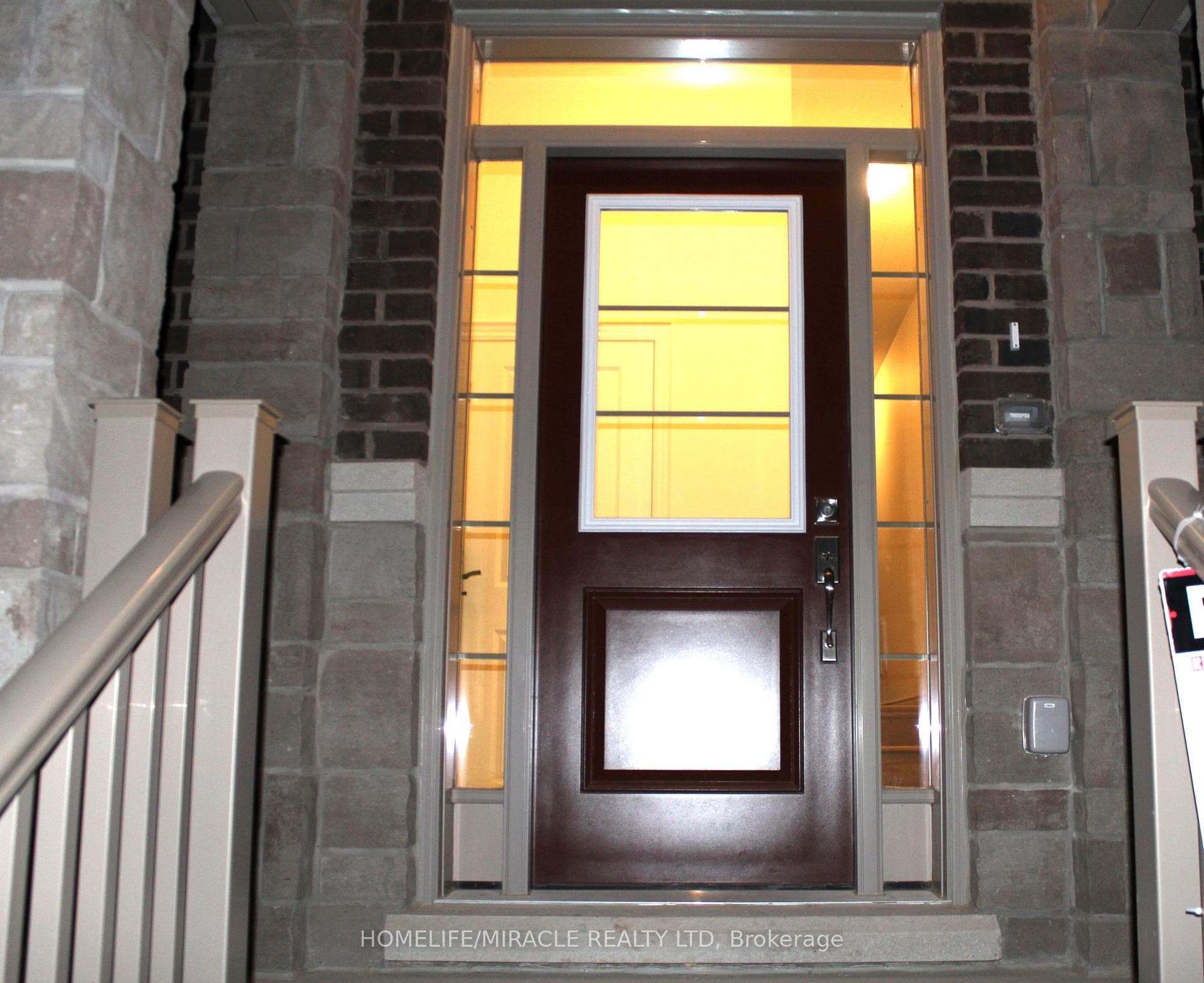 94 BERMONDSEY Way photo 2