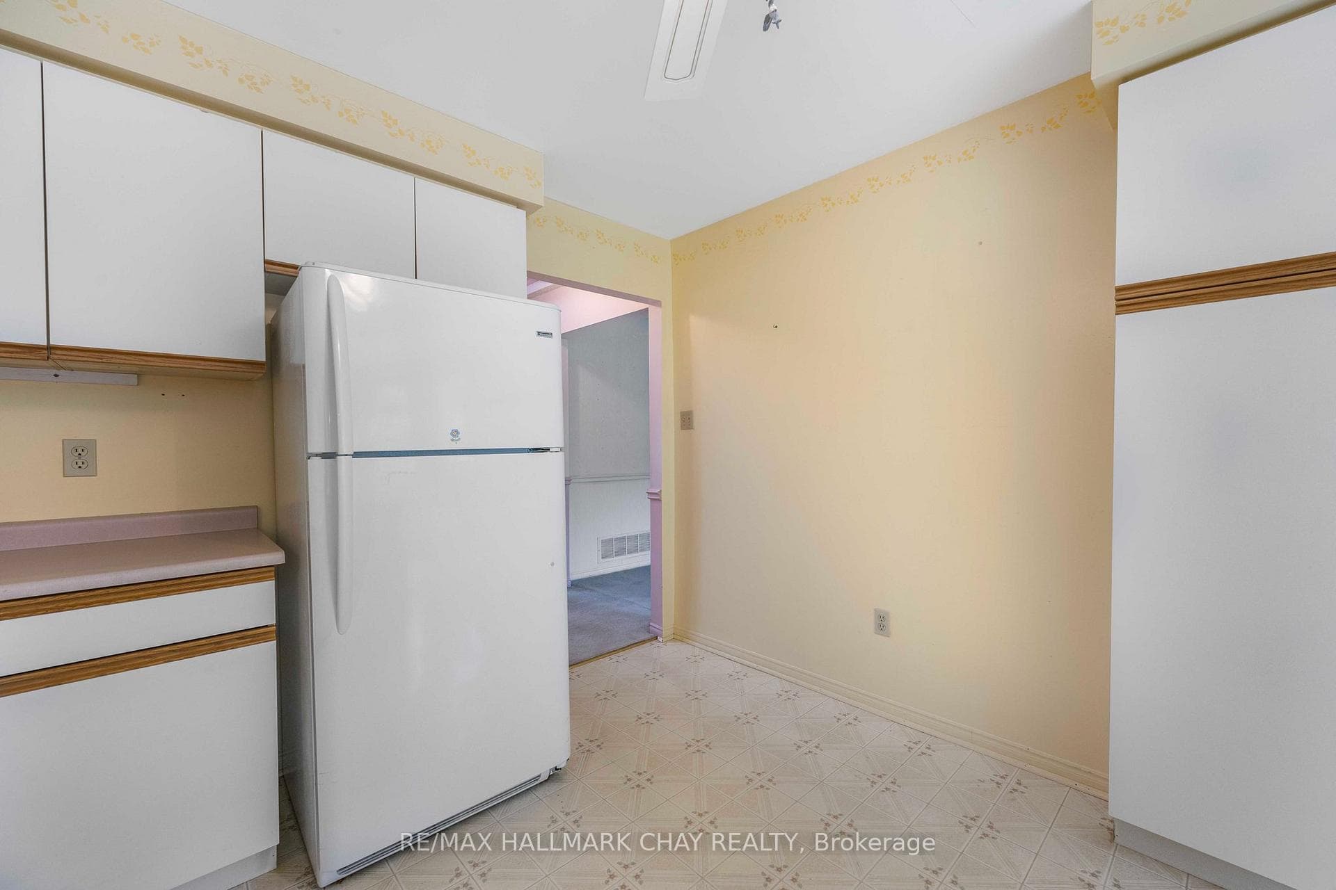 298 Salisbury Lane photo 10