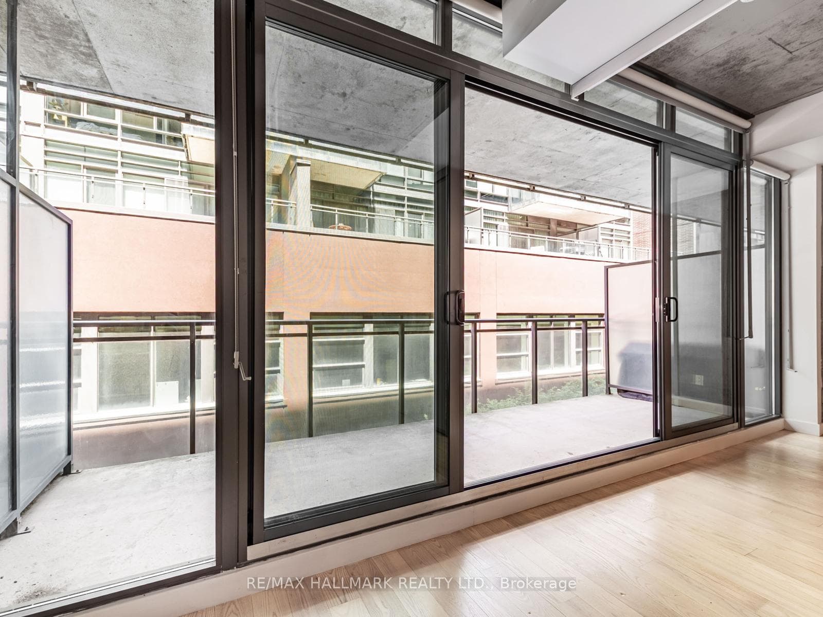 90 Broadview Avenue Unit 416 photo 21