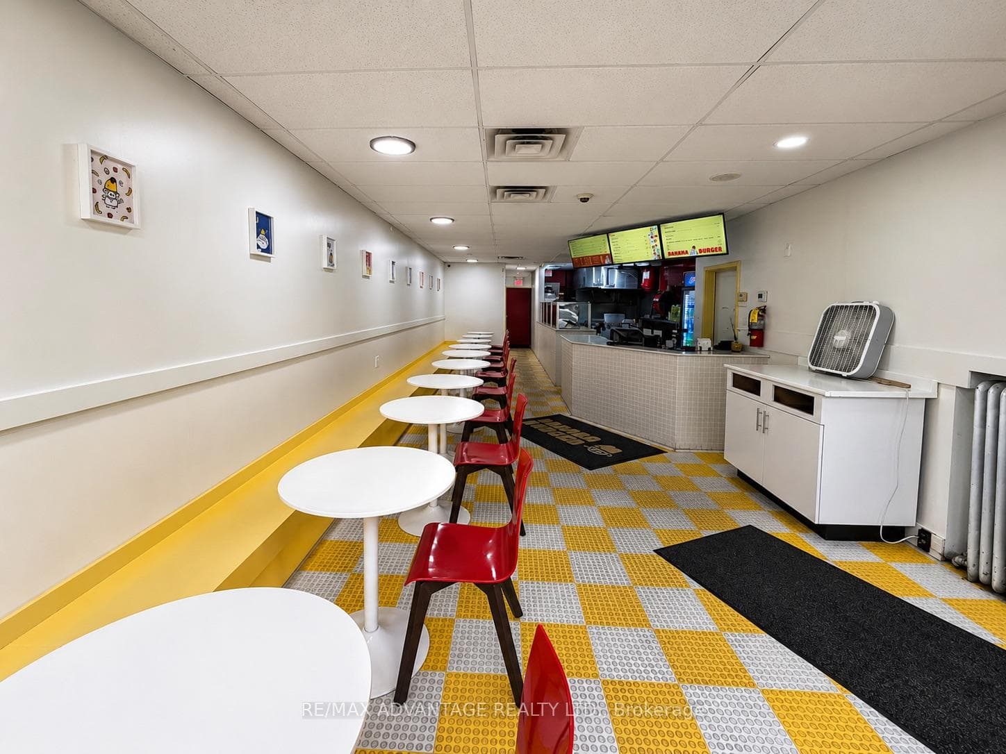1131 Richmond Street photo 4