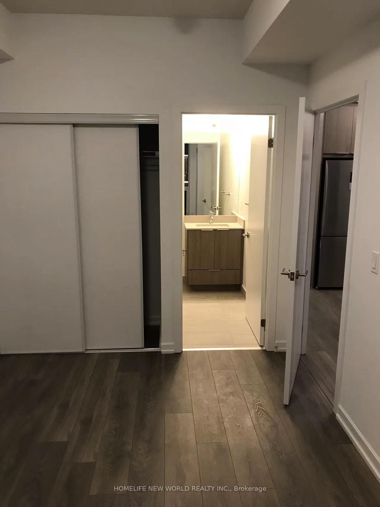 32 Forest Manor Road Unit 907 photo 4
