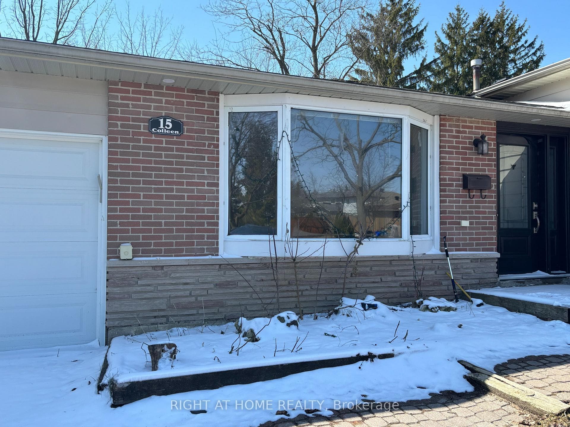 15 Colleen Avenue photo 5