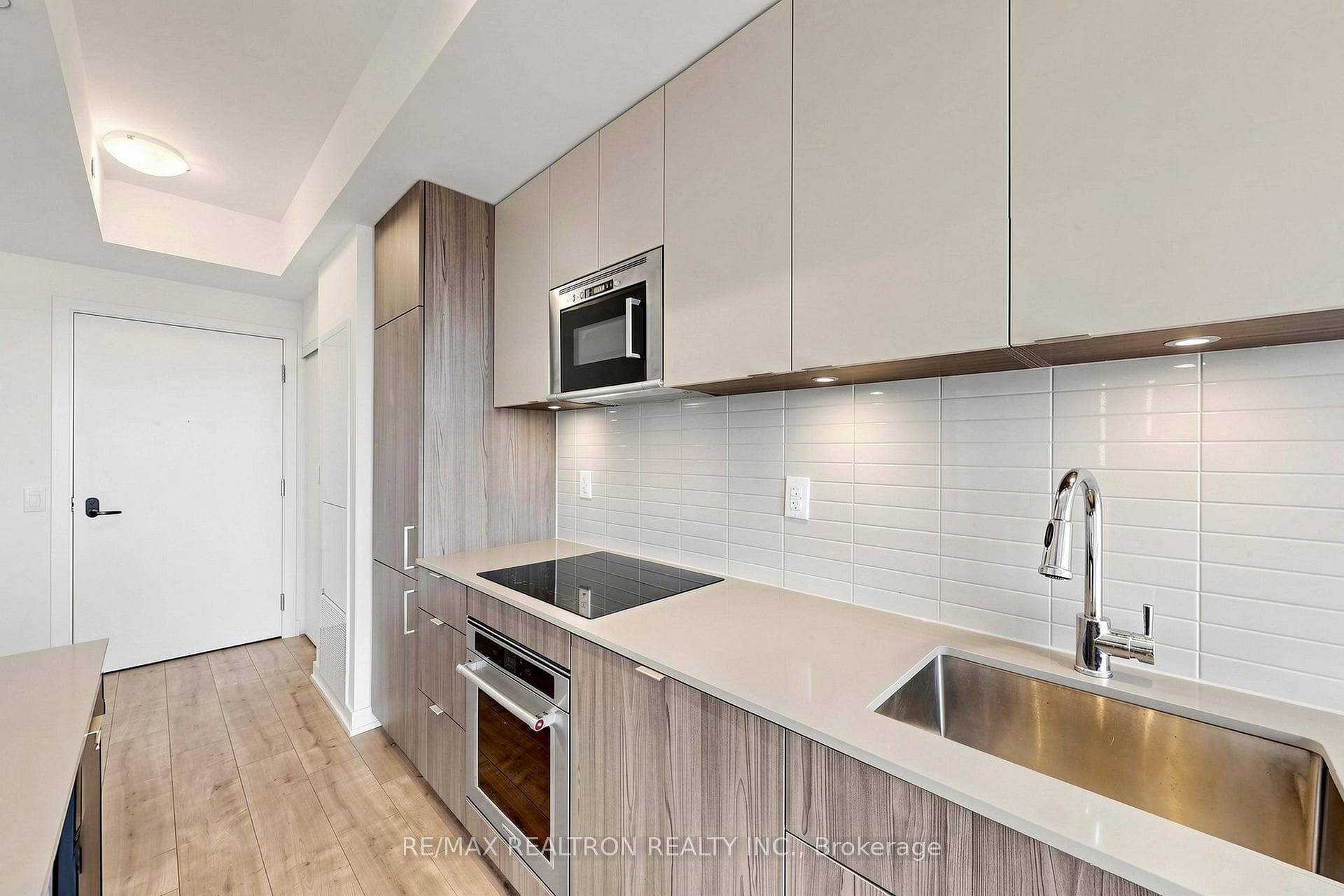 220 Missinnihe Way Unit 817 photo 28