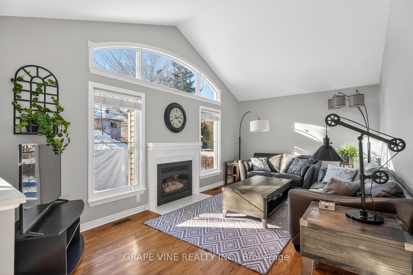 130 Springcreek Crescent photo 16