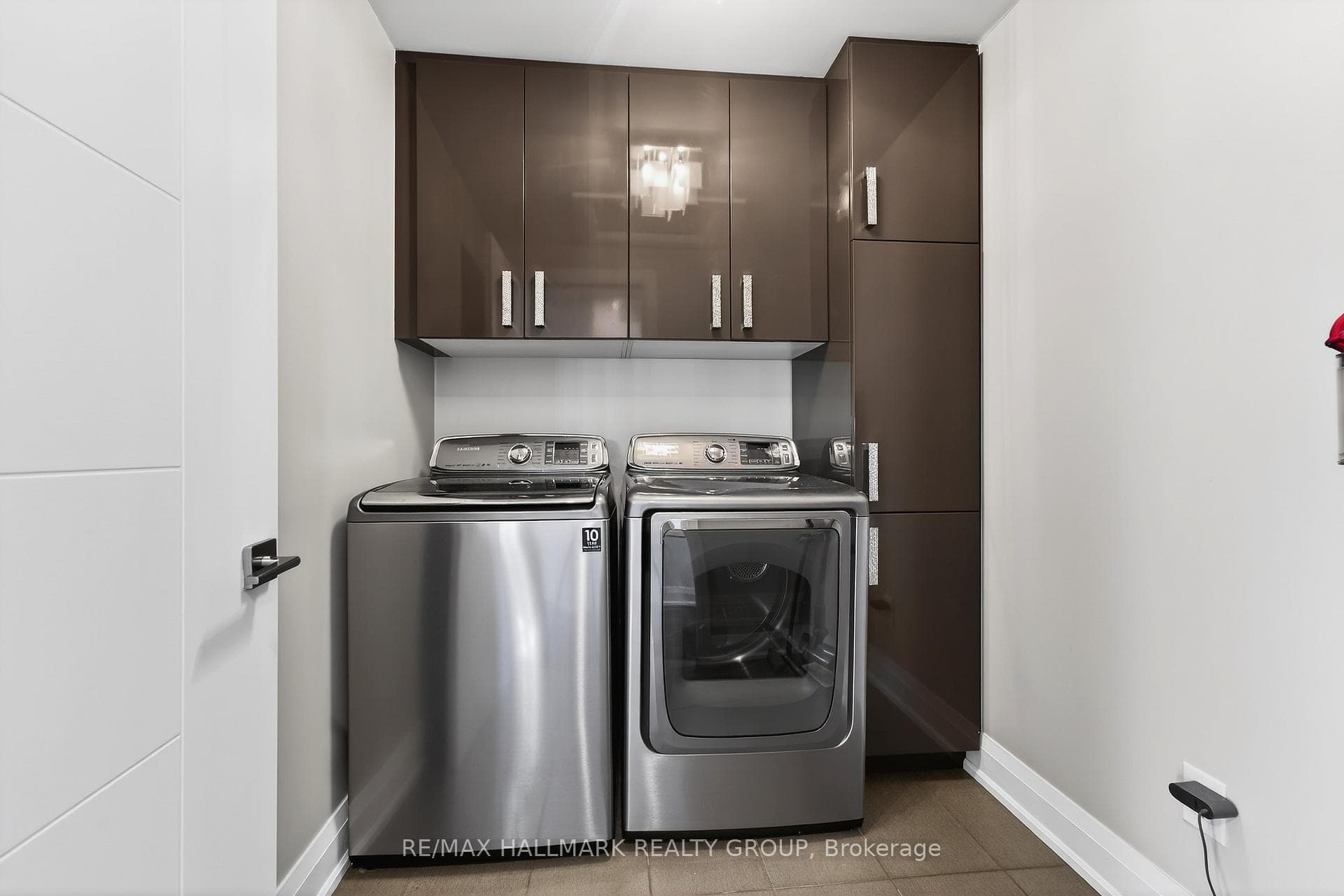 579 Foxview Place photo 42