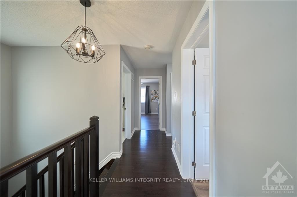 540 DUNDONALD Drive photo 16