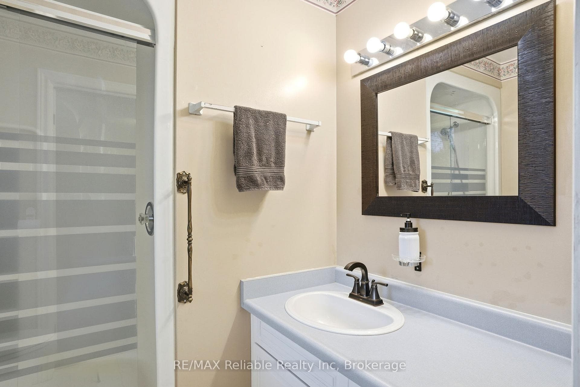 235 Willis Way photo 17