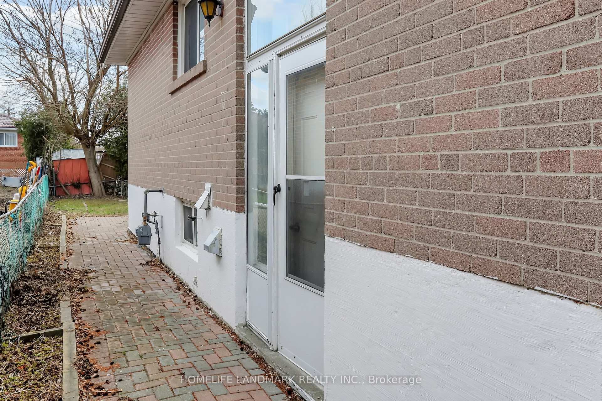 225 Pineway Boulevard photo 19