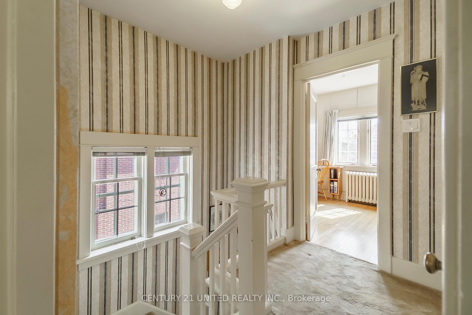 536 Gilmour Street photo 18