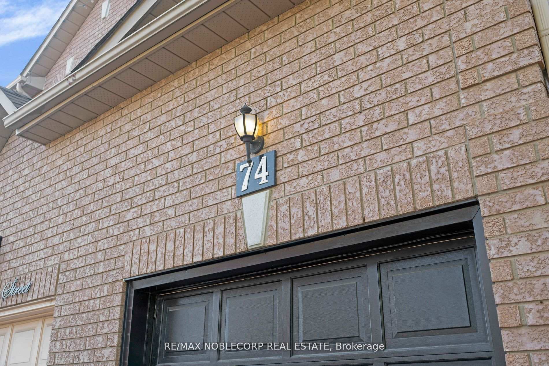 74 Waterbury Street photo 3