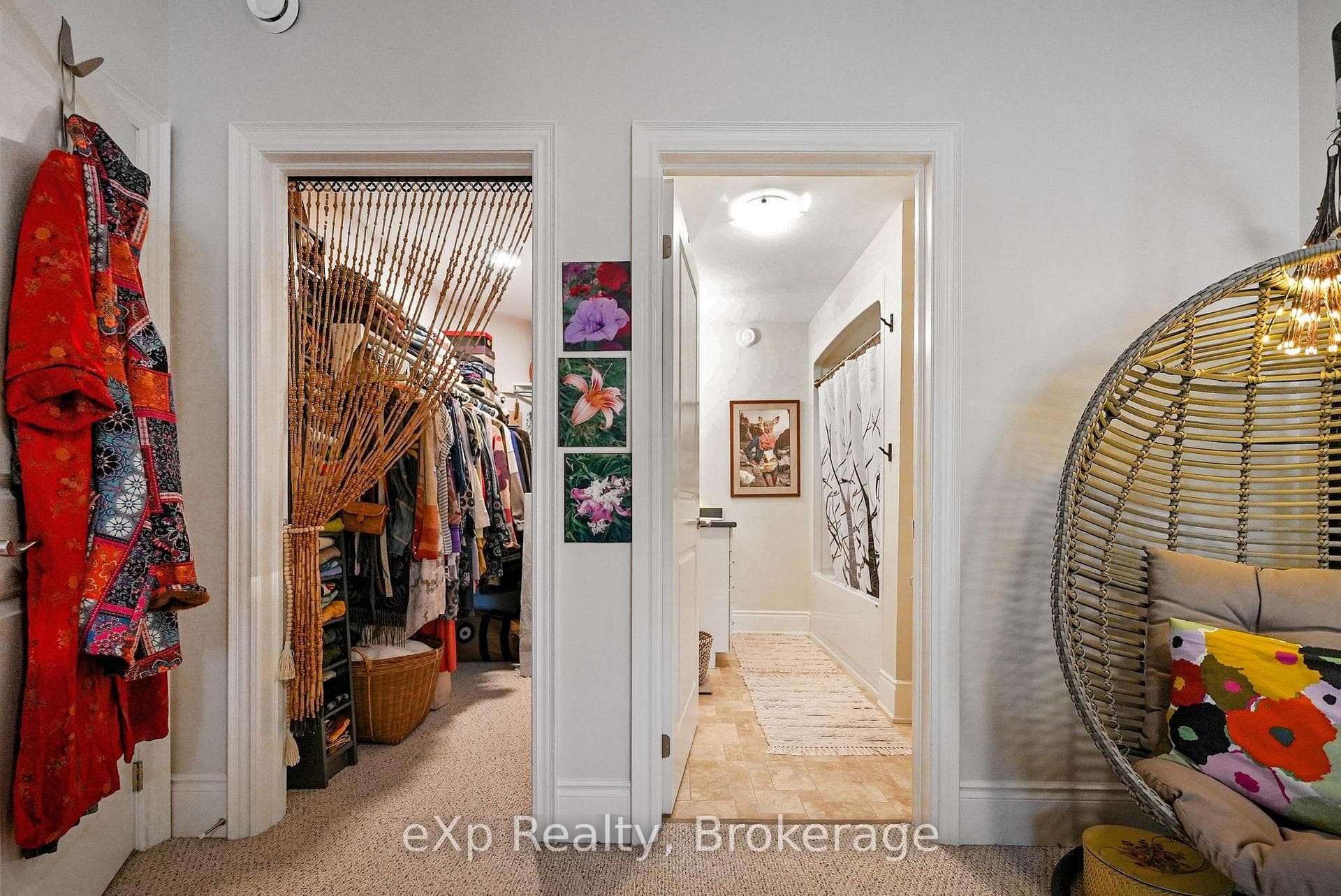 walk -in closet & 4pc ensuite