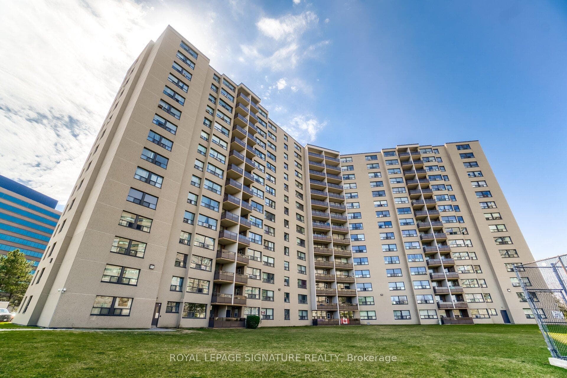 451 The West Mall N/A Unit 815 photo 50