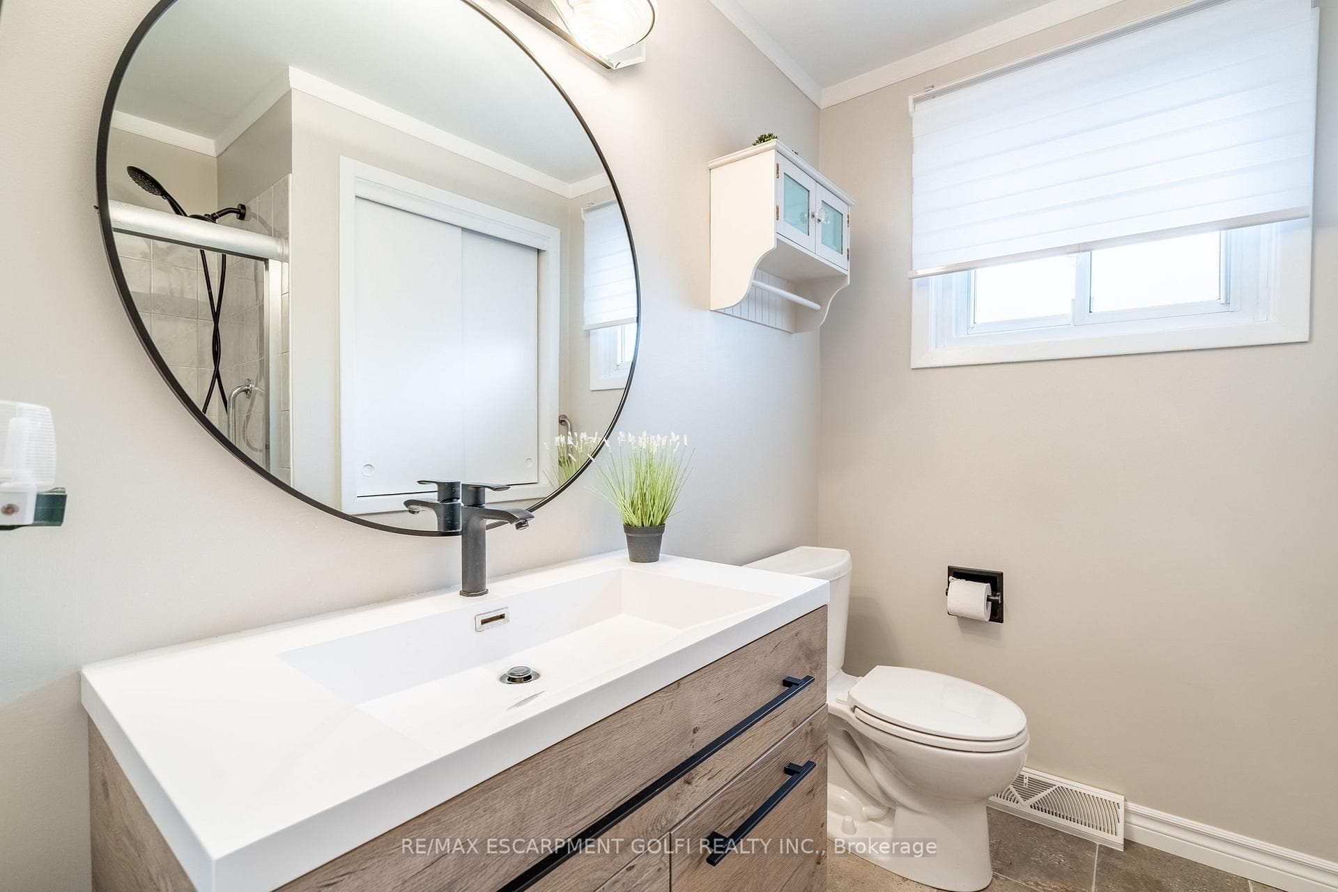 4111 LONDON Court photo 22