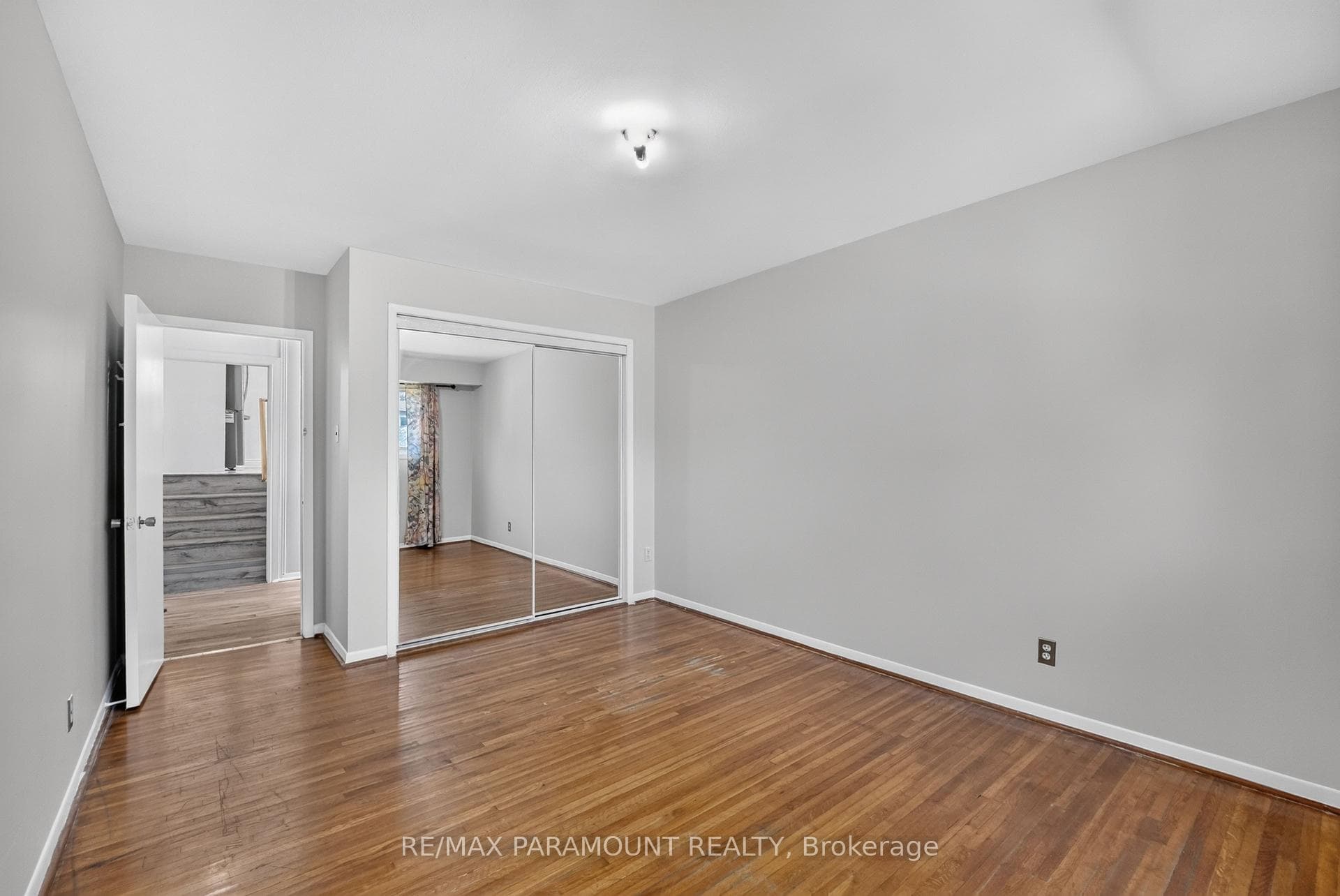 66 Doncaster Drive photo 24