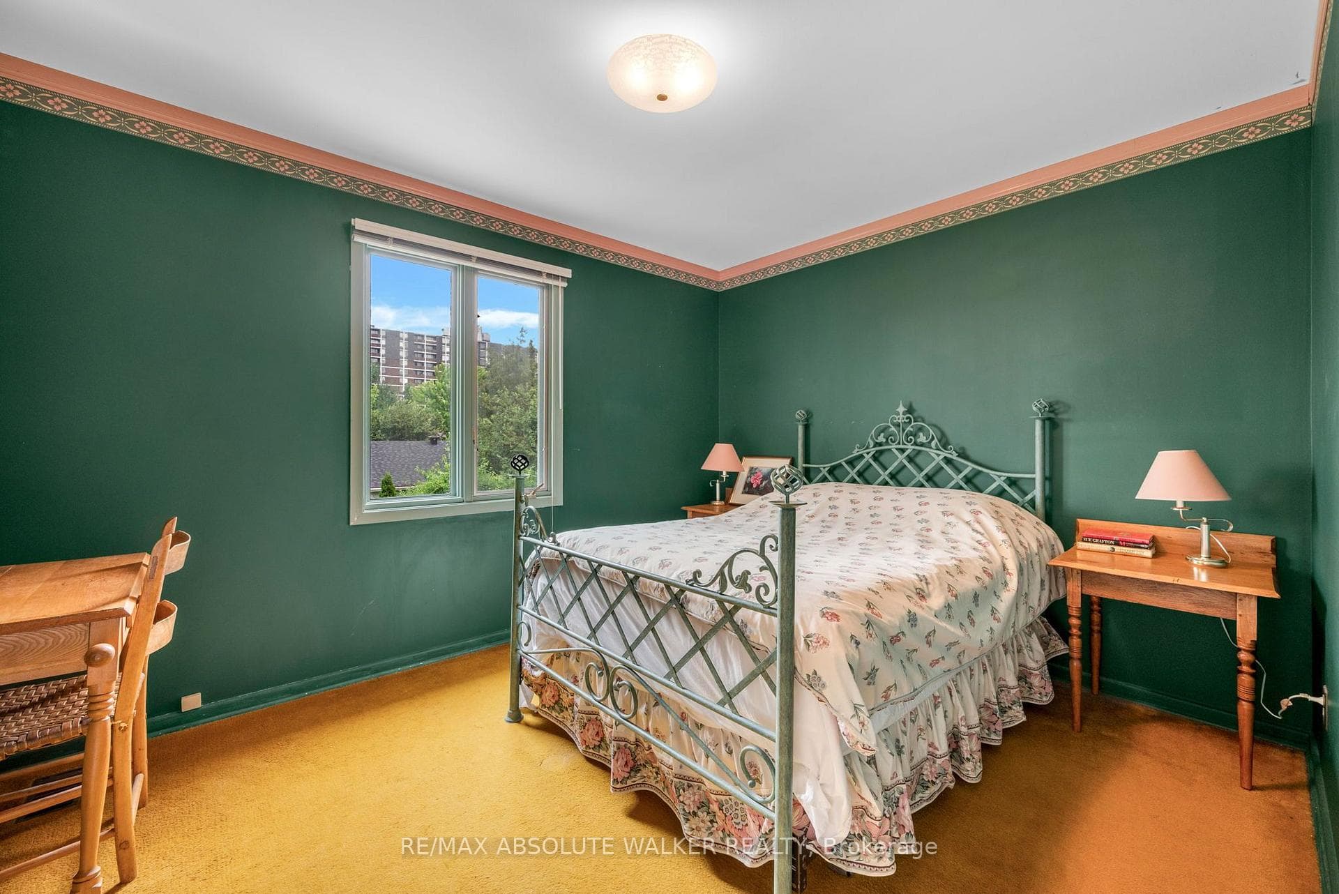 1950 Fairmeadow Crescent photo 21