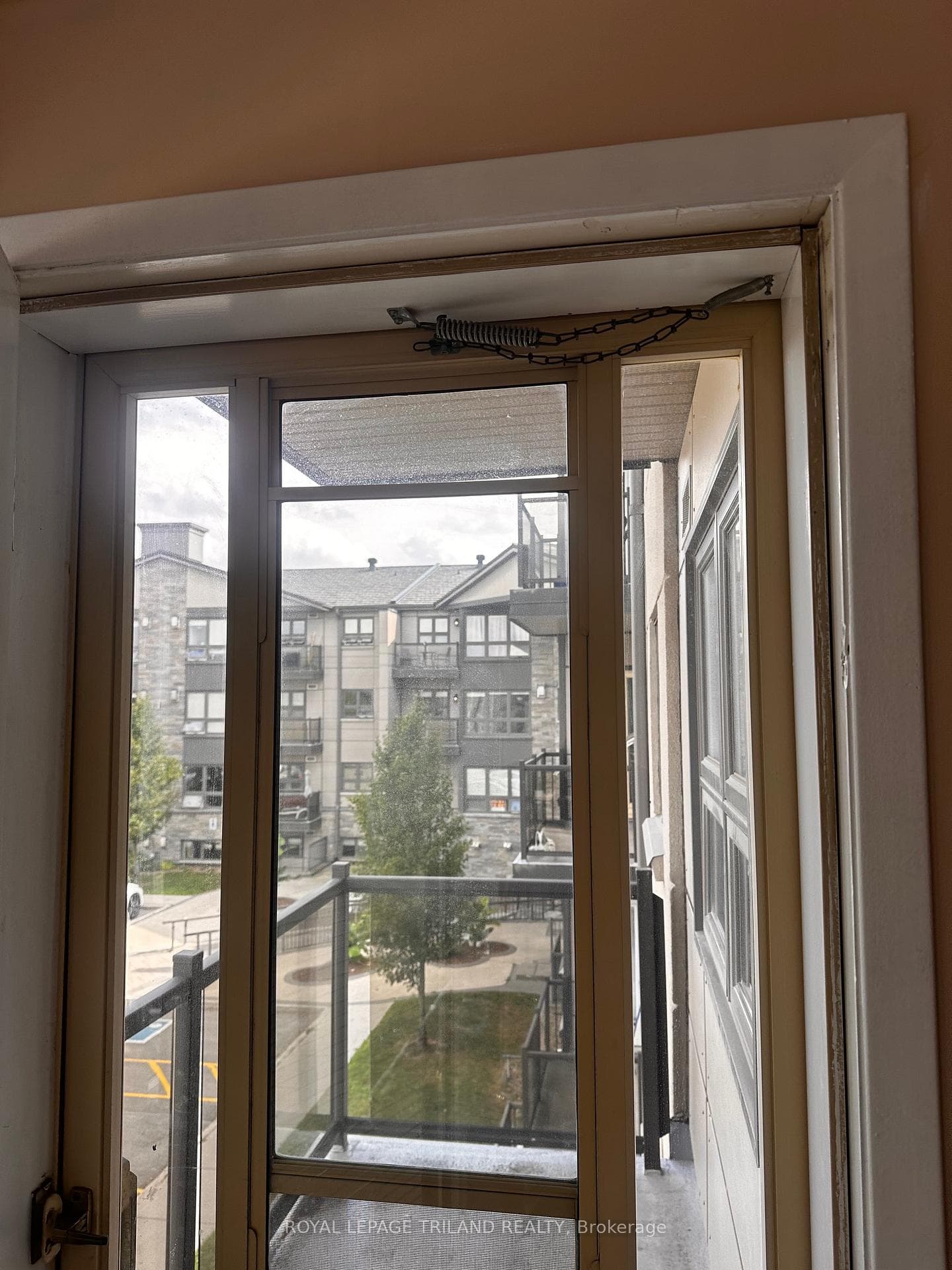 5 JACKSWAY Crescent Unit 308 photo 4