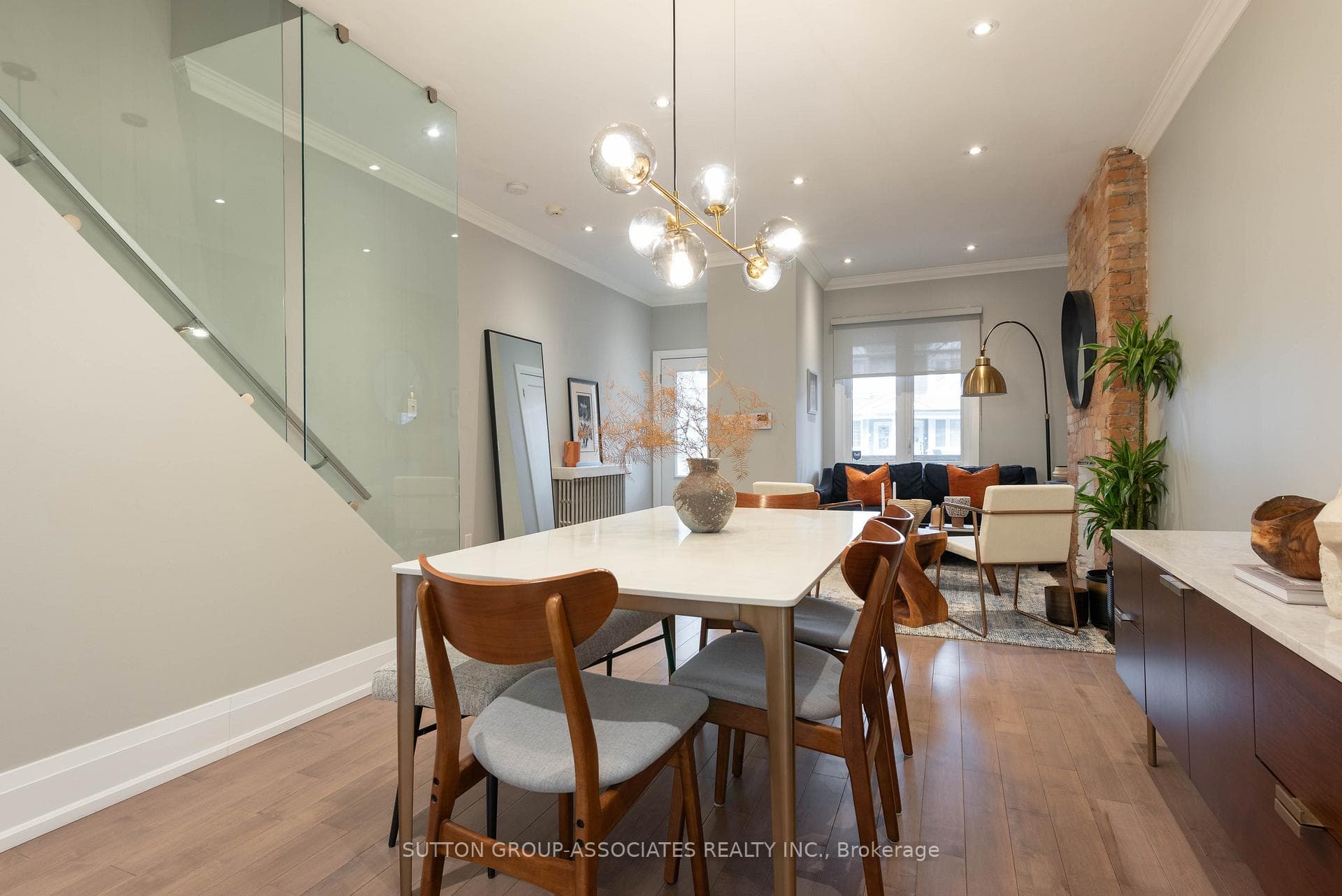 106 Uxbridge Avenue photo 13