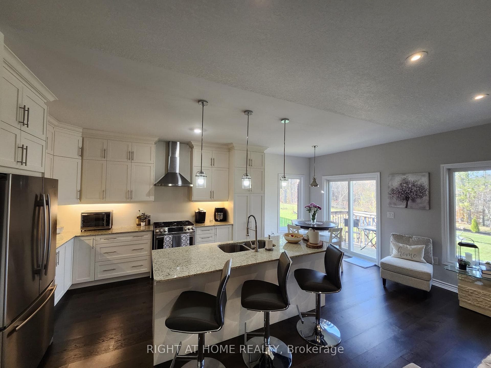 84 Diamond Valley Drive photo 19