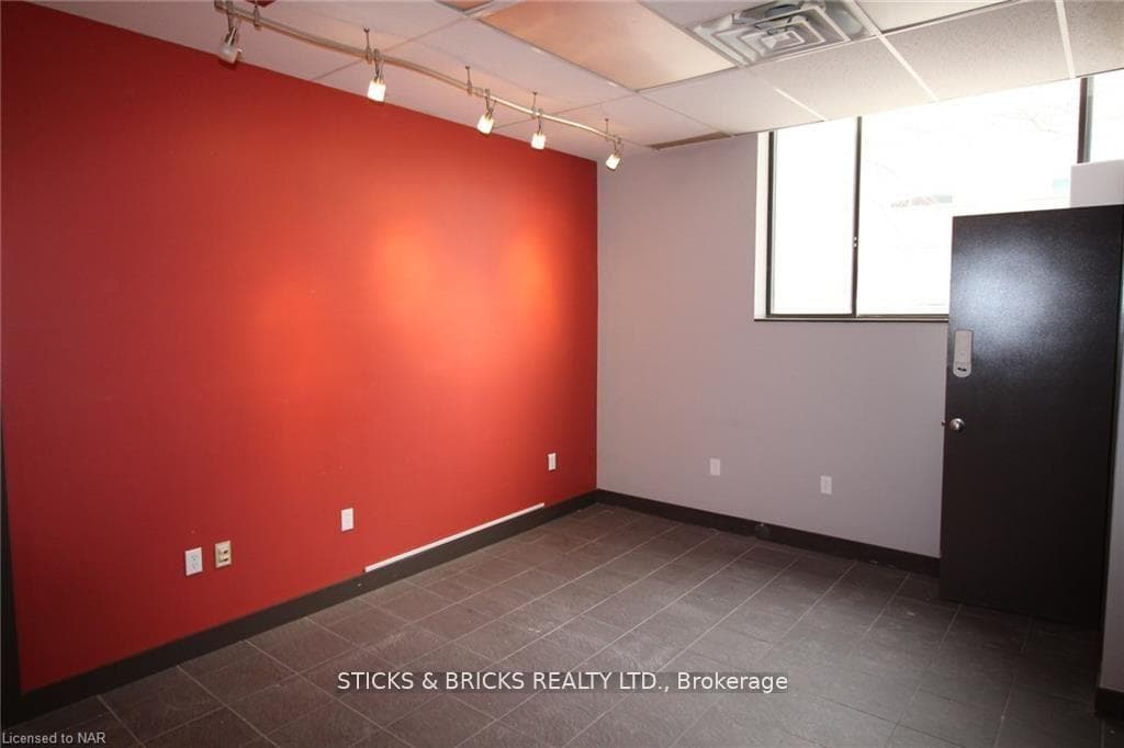 4673 Ontario Avenue Unit 201 photo 2