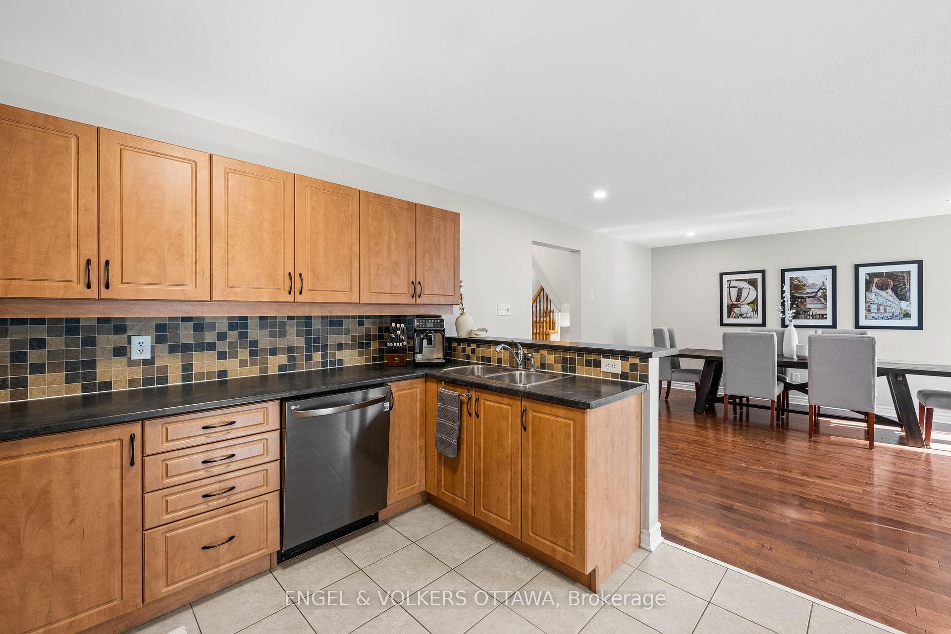 416 Vendevale Avenue photo 14