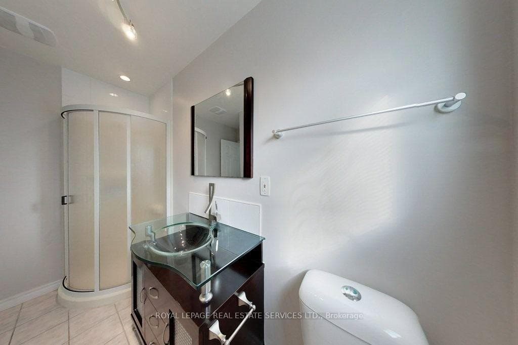 141 Castle Crescent photo 15