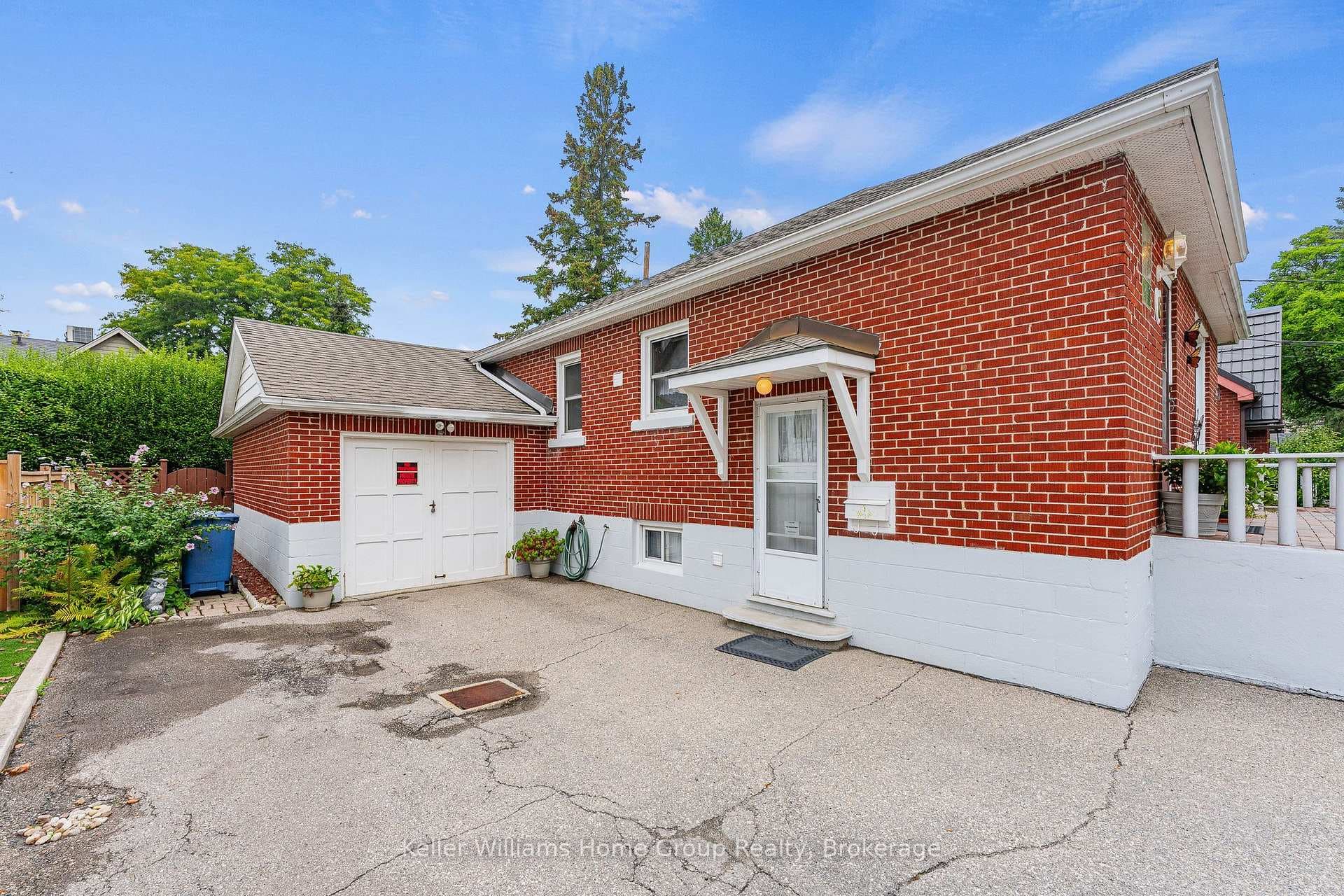 6 Hepburn Avenue photo 38
