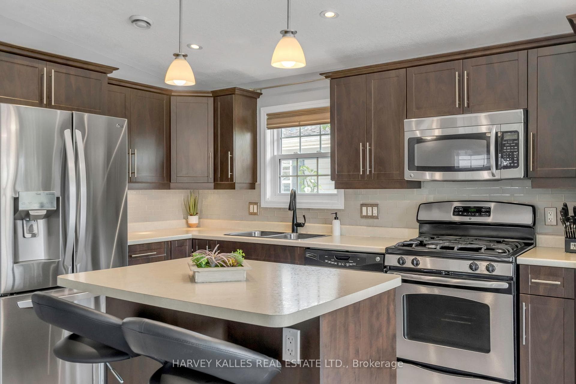 56 Jasper Heights photo 18