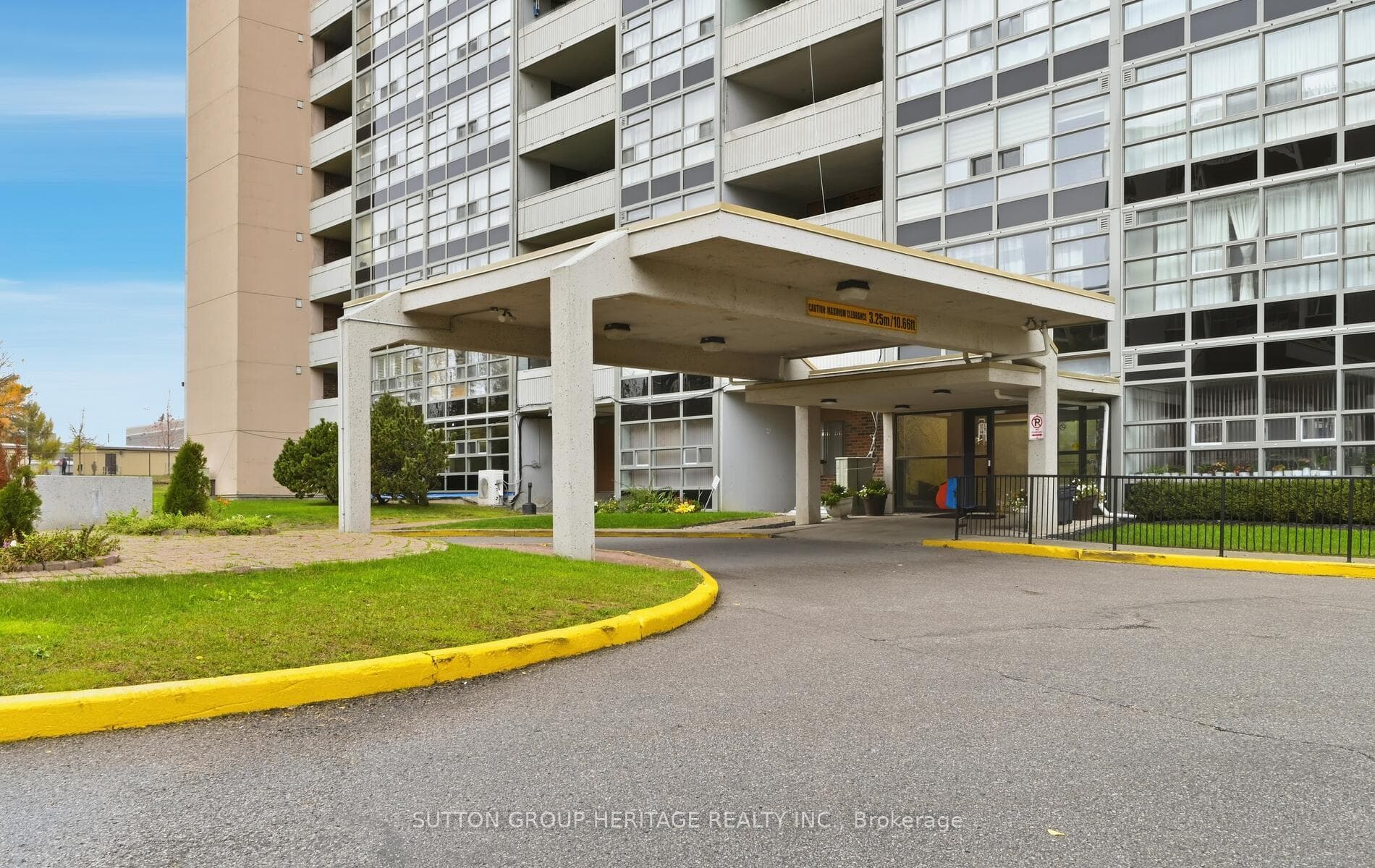 3380 Eglinton Avenue Unit PH07 photo 2