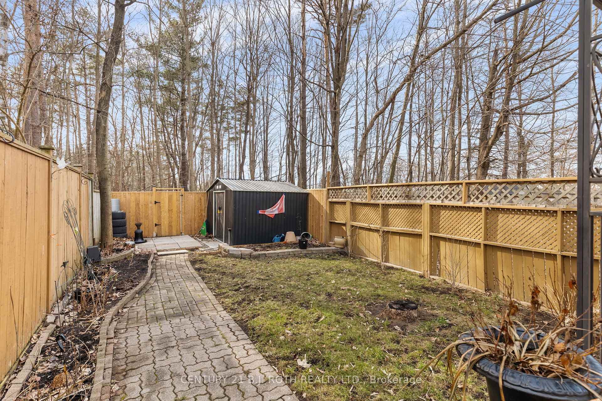 224 FERNDALE Drive photo 27