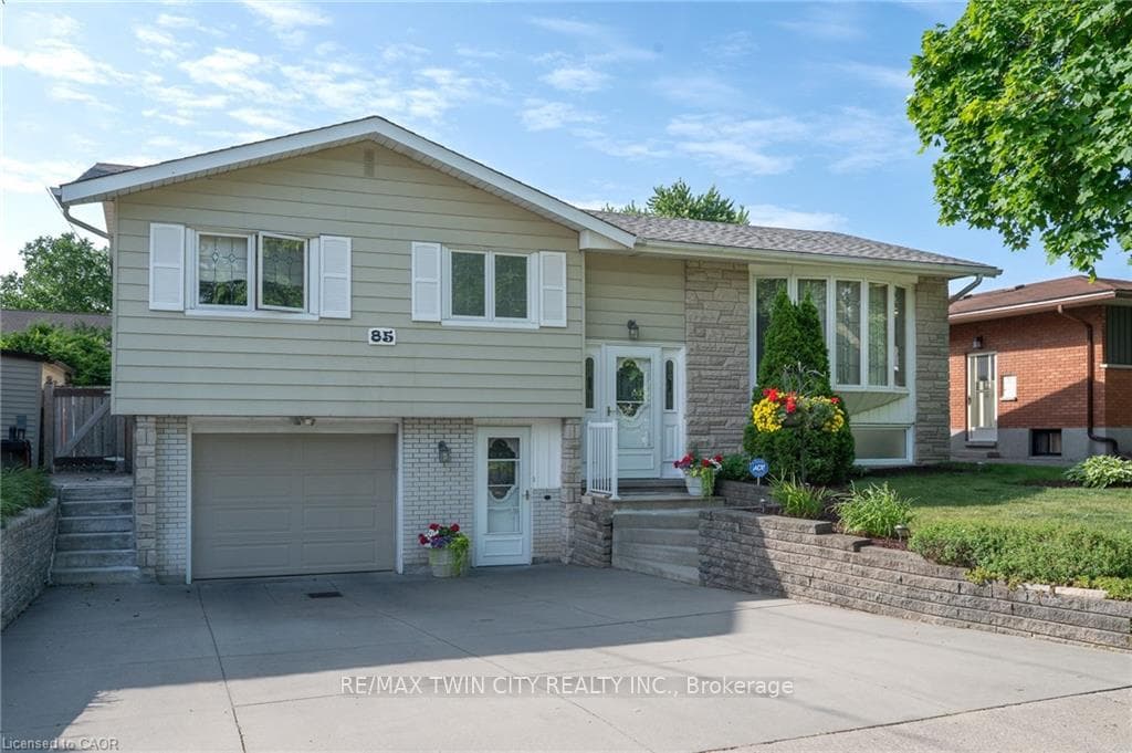 85 BURLINGTON Drive photo 1