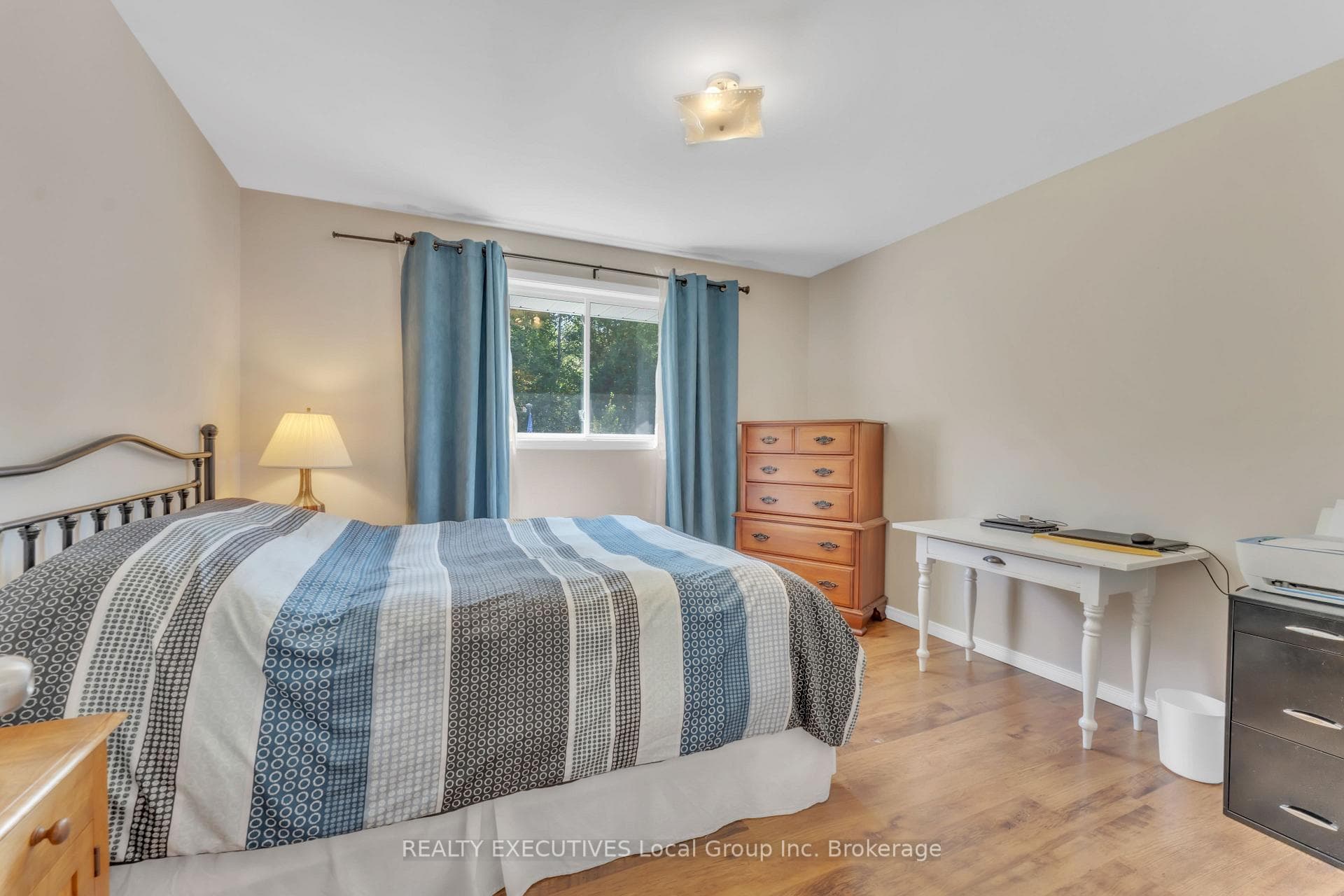 498 Demers Street photo 16