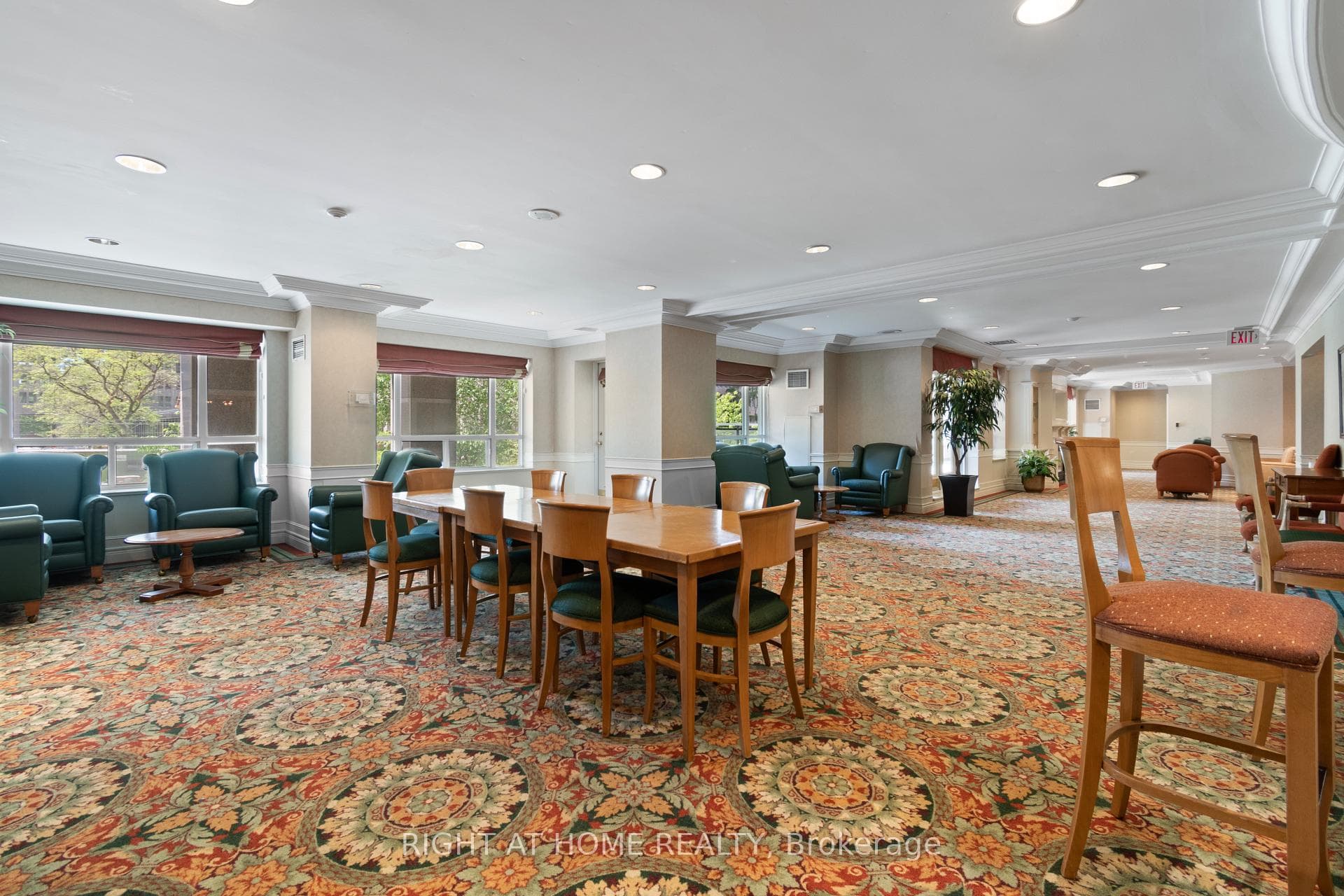 889 Bay Street Unit 1008 photo 20