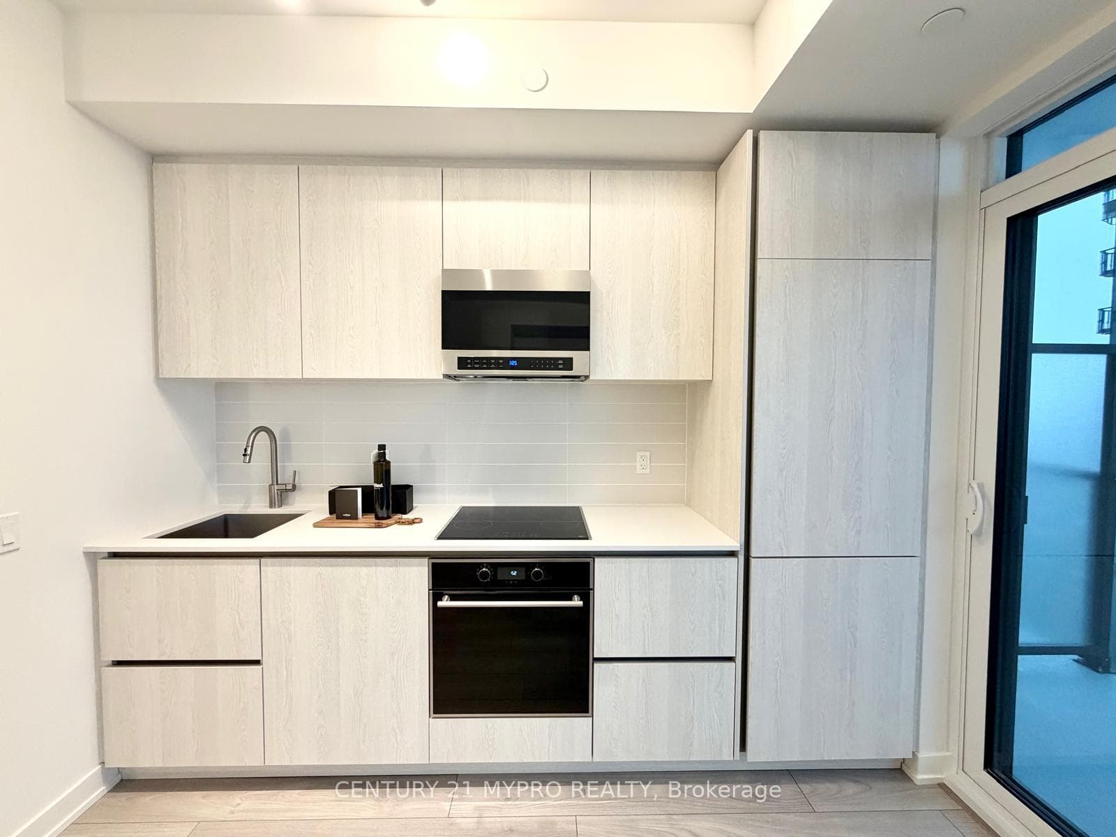 110 Broadway Avenue Unit 2208 photo 4