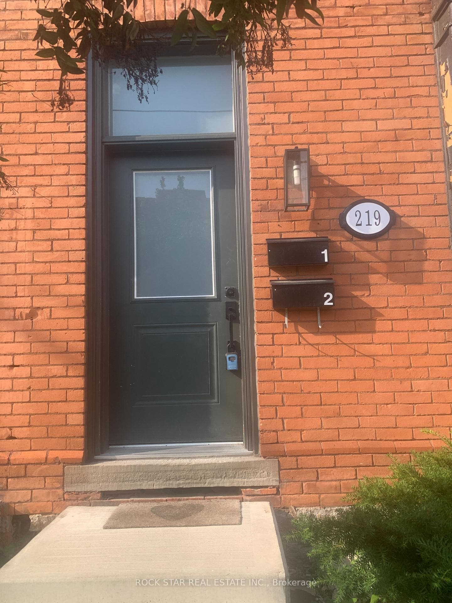 219 Stinson Street Unit Unit 2/Upper photo 2