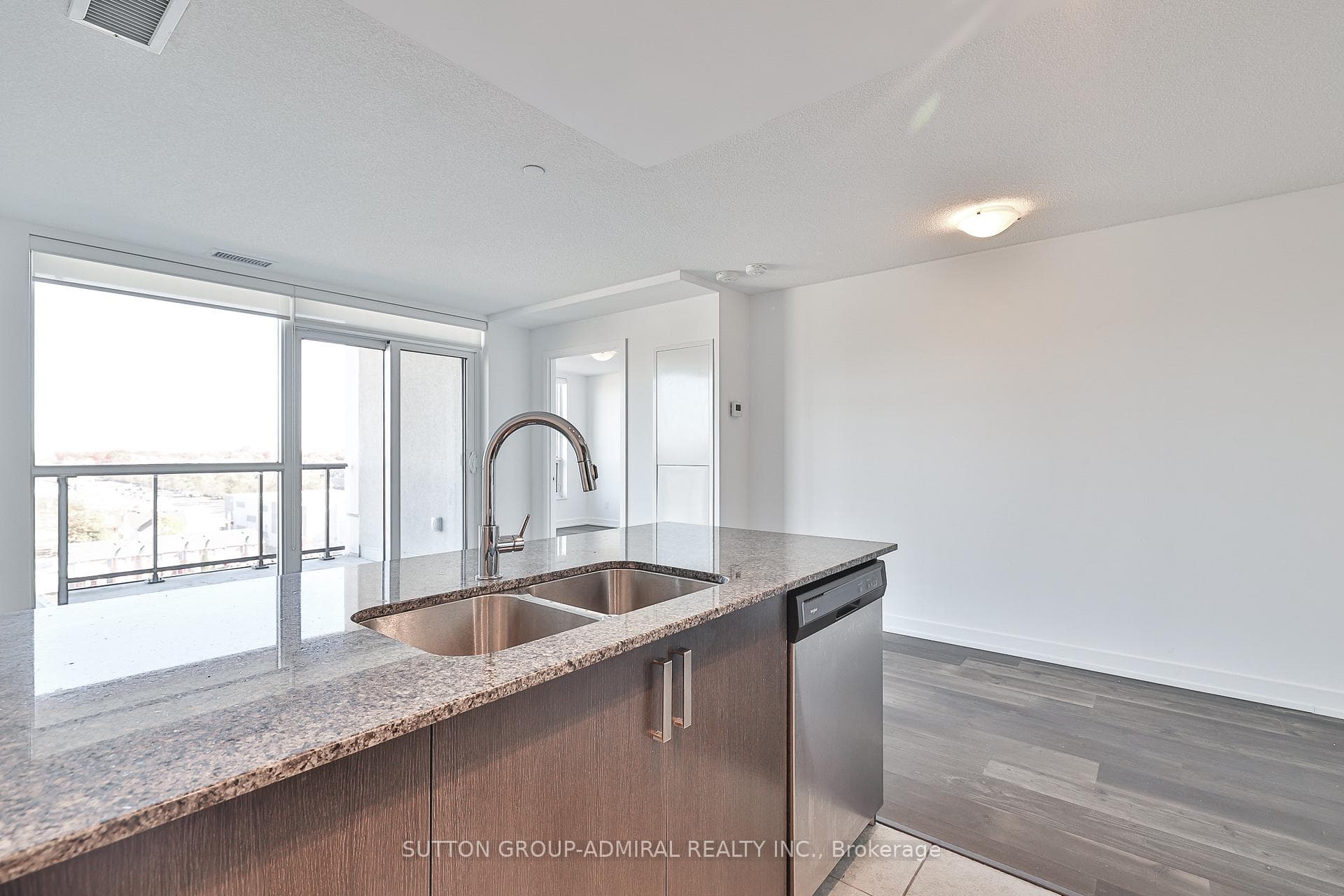 8 Trent Avenue Unit 809 photo 14