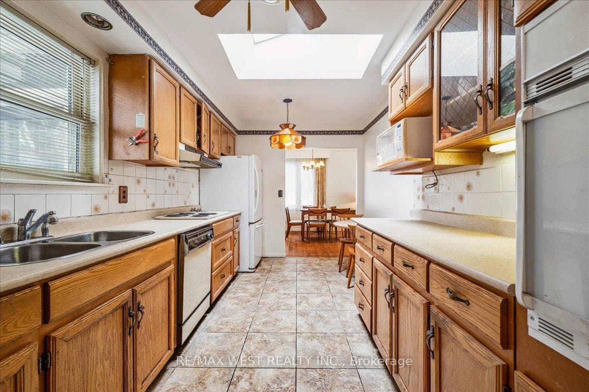 52 Broadfield Drive photo 3