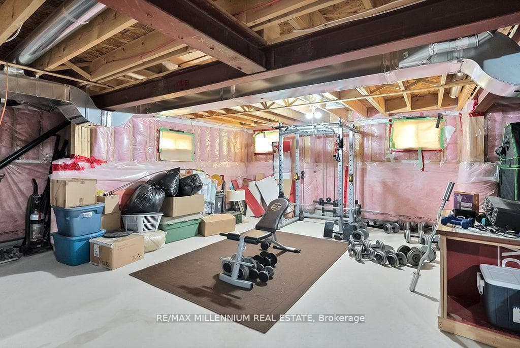 1025 Upper Thames Drive photo 39