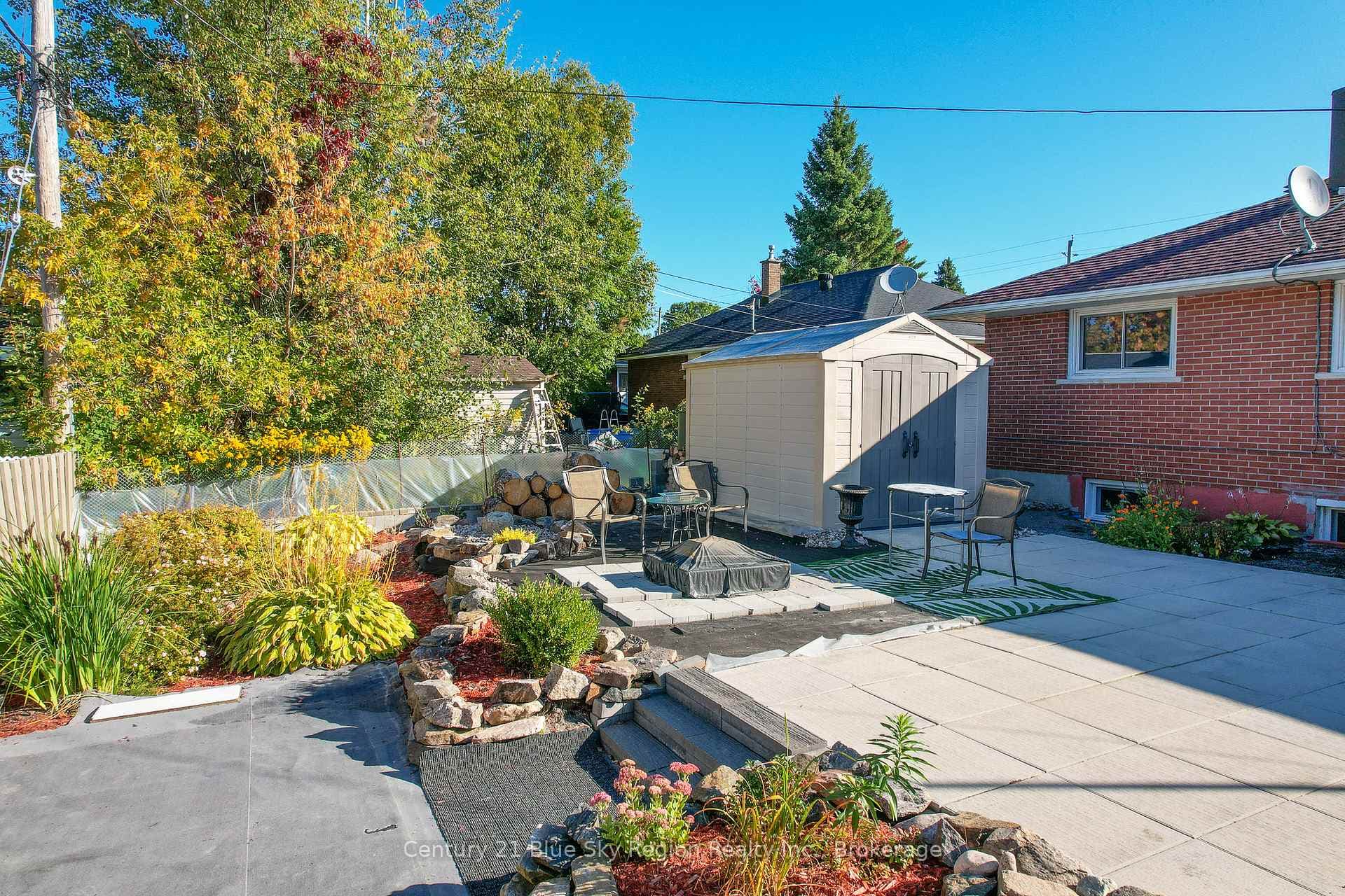 735 Mckay Avenue photo 38