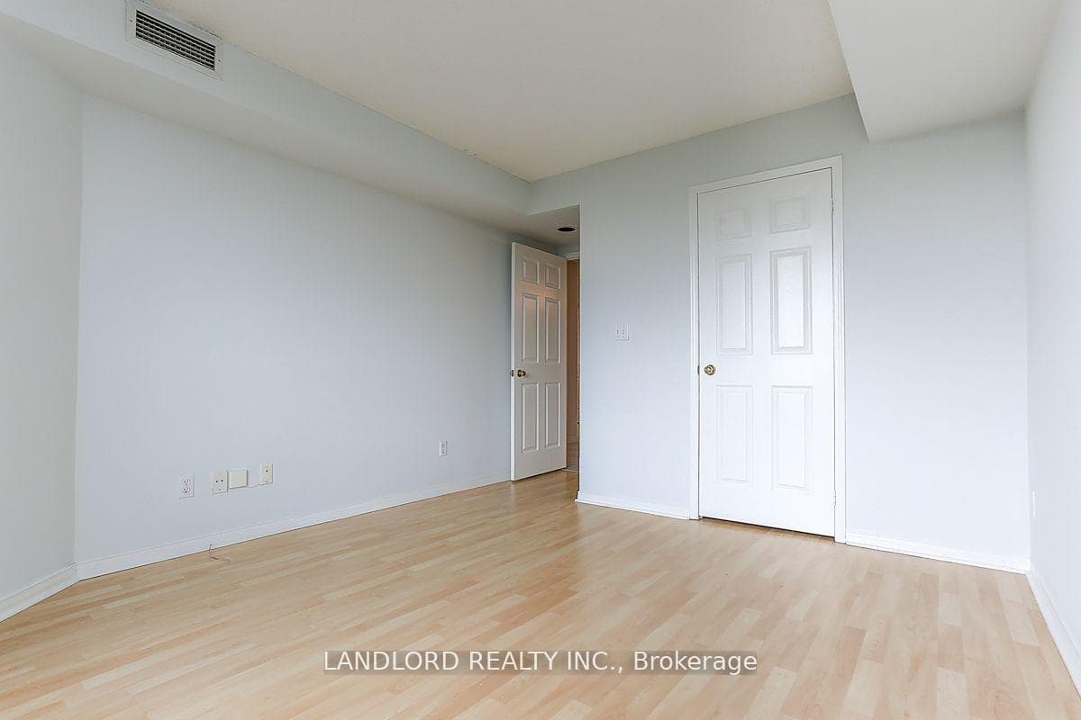 190 Manitoba Street Unit 811 photo 19