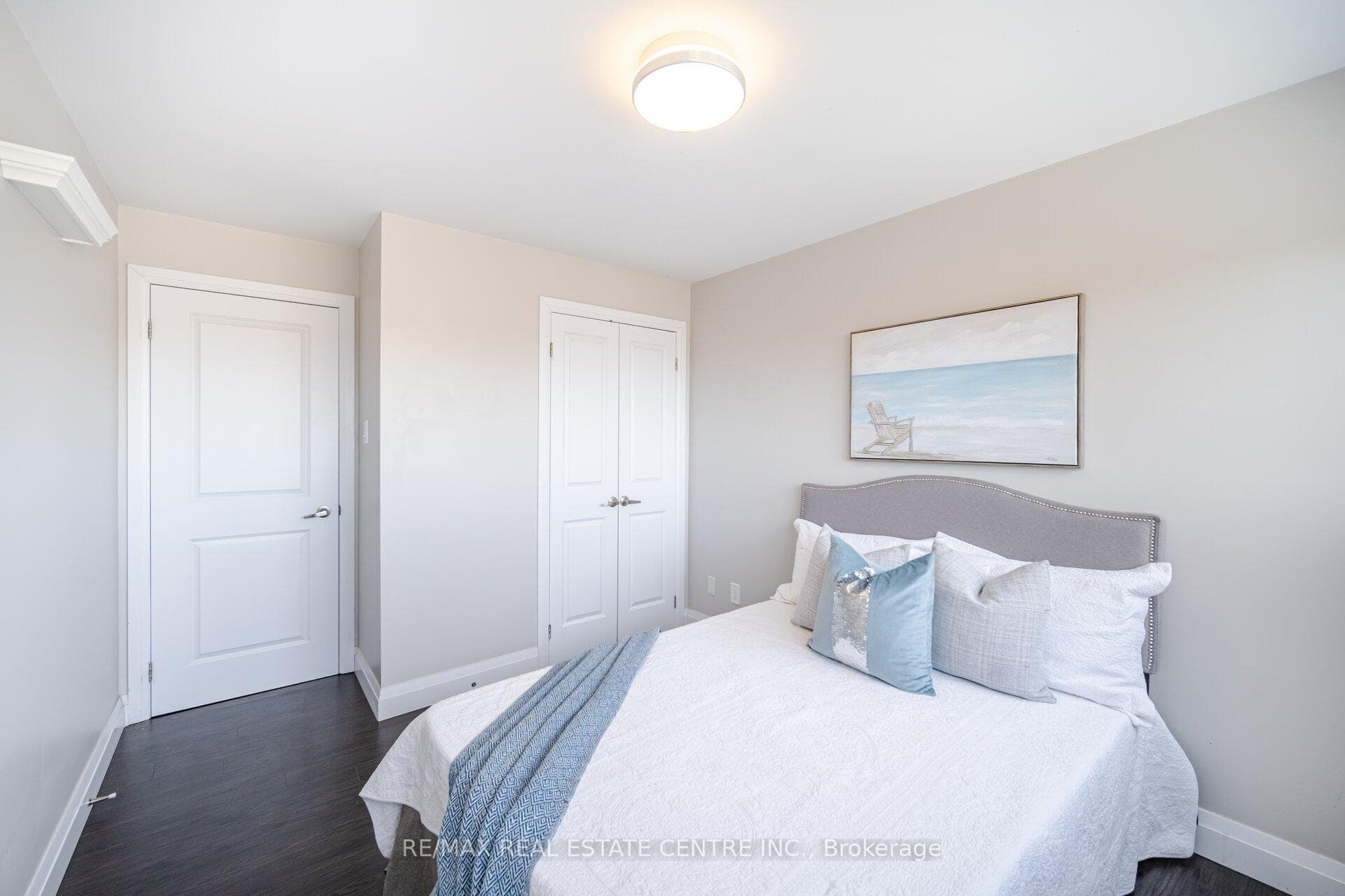 3695 Kaneff Crescent Unit PH1 photo 24