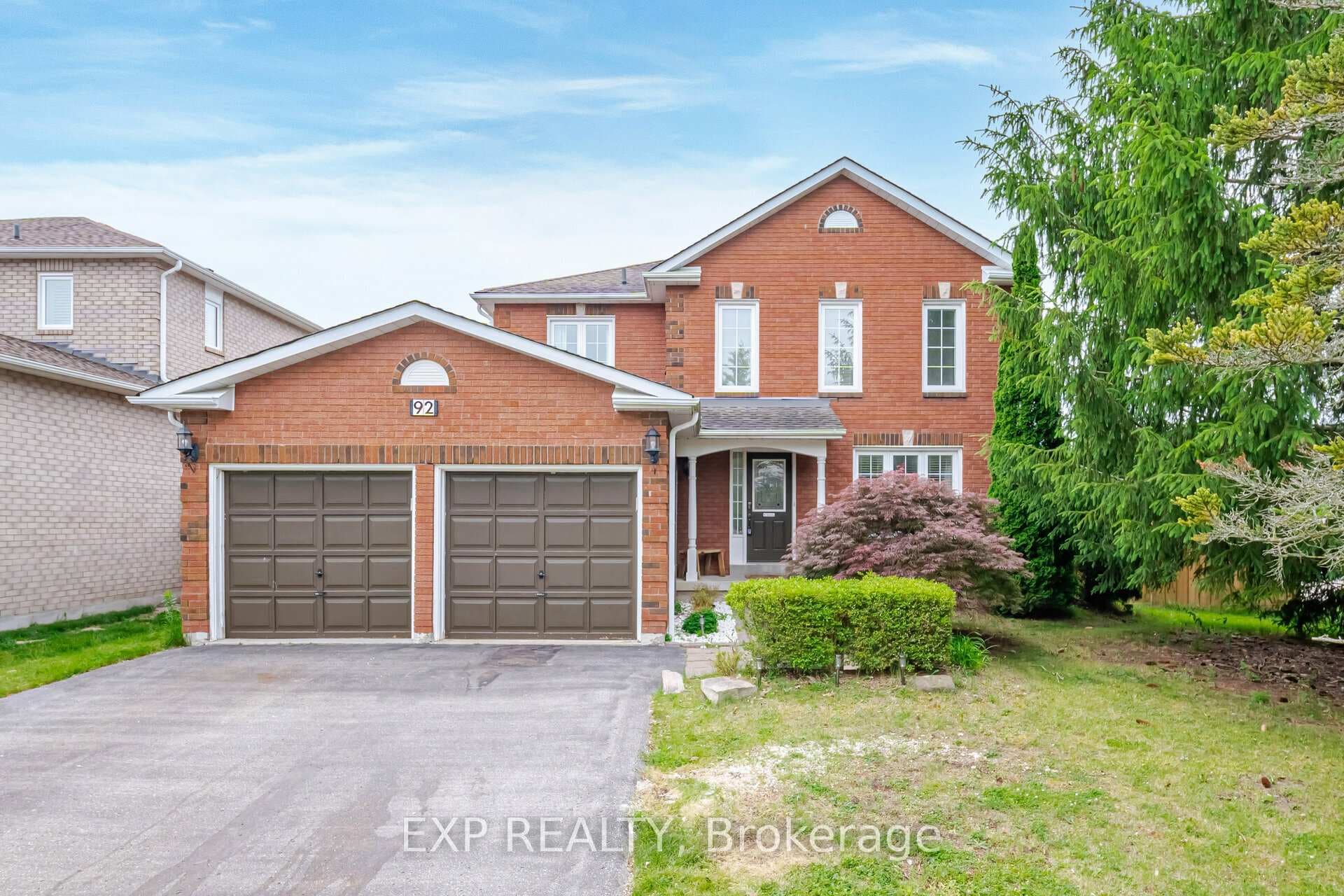 92 Bedell Crescent photo 1