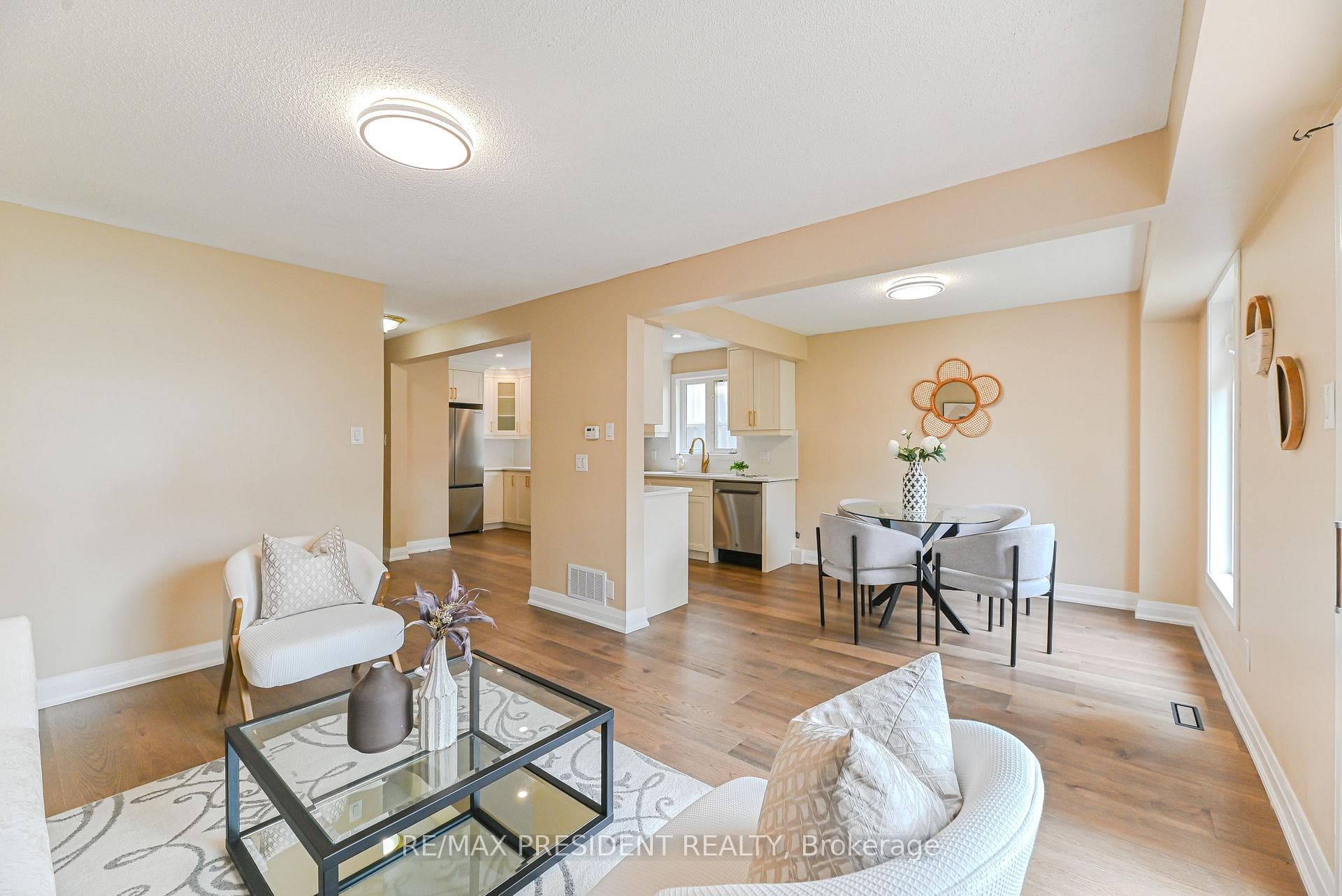 4 Lawnview Court photo 18